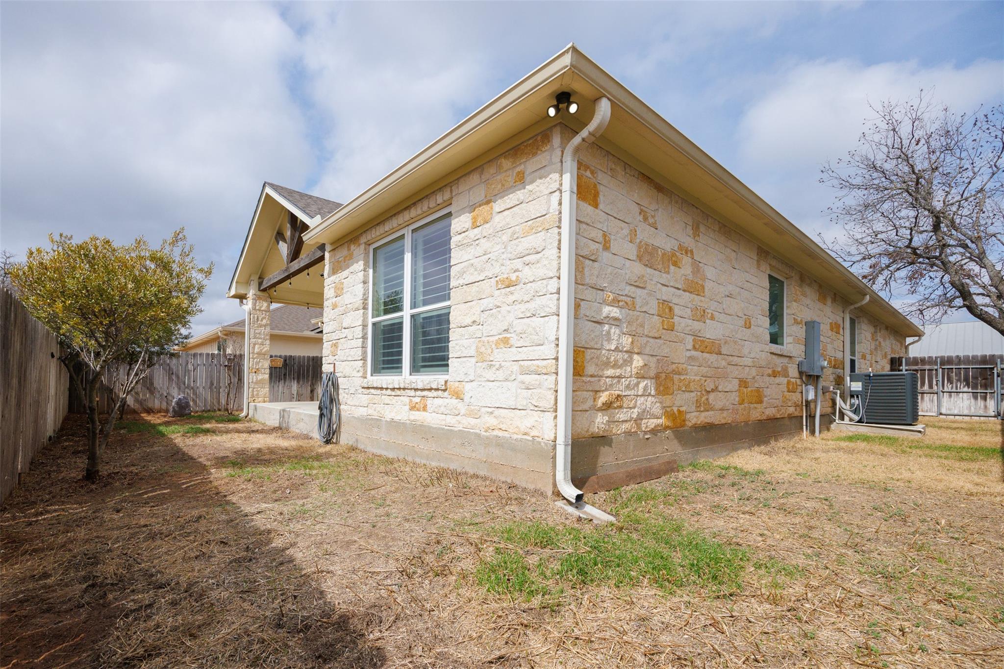 1705 Cherrywood Dr, Fredericksburg, TX 78624