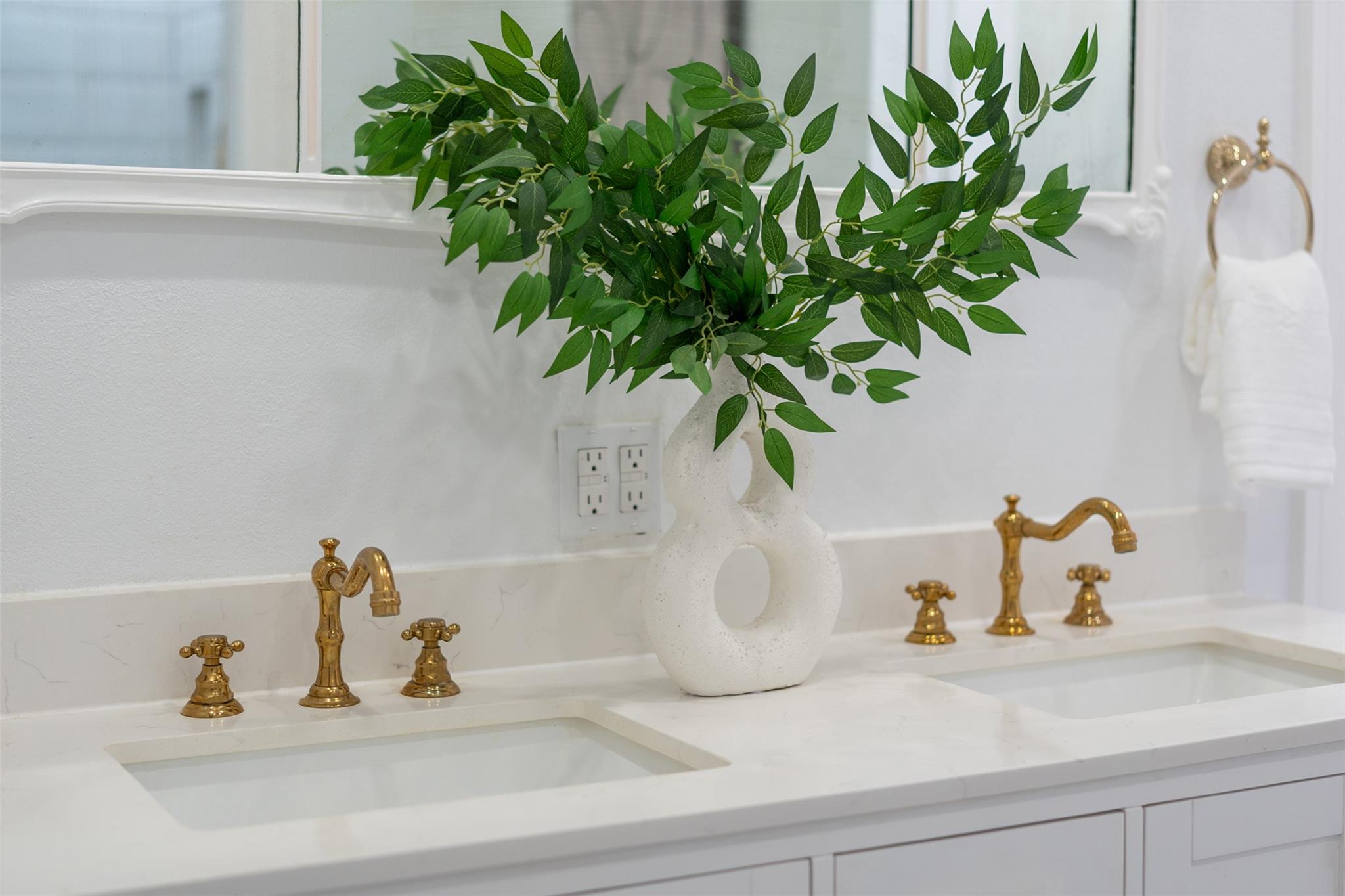 300 Estelle Rice Dr, Moody, TX 76557