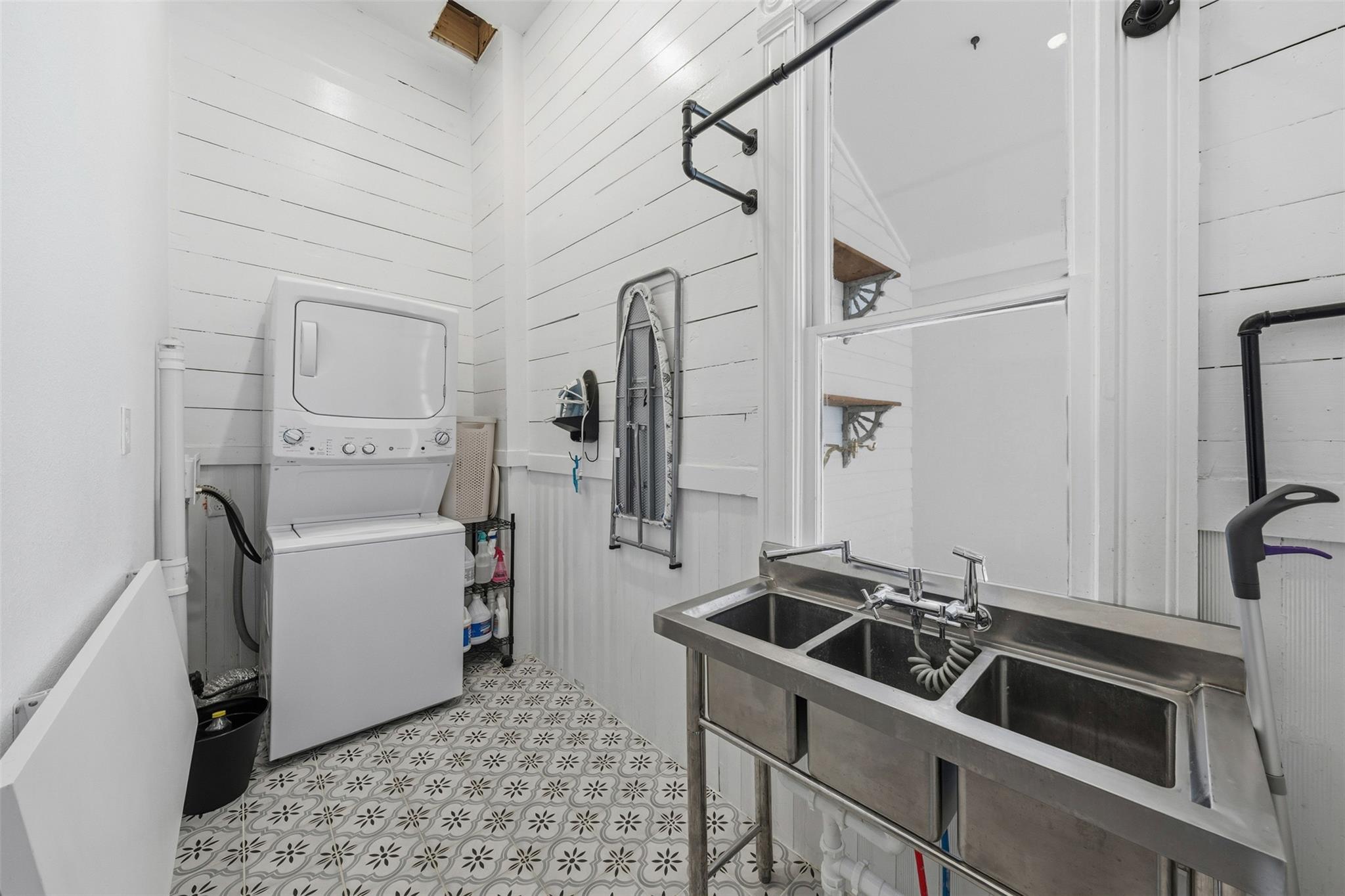 300 Estelle Rice Dr, Moody, TX 76557