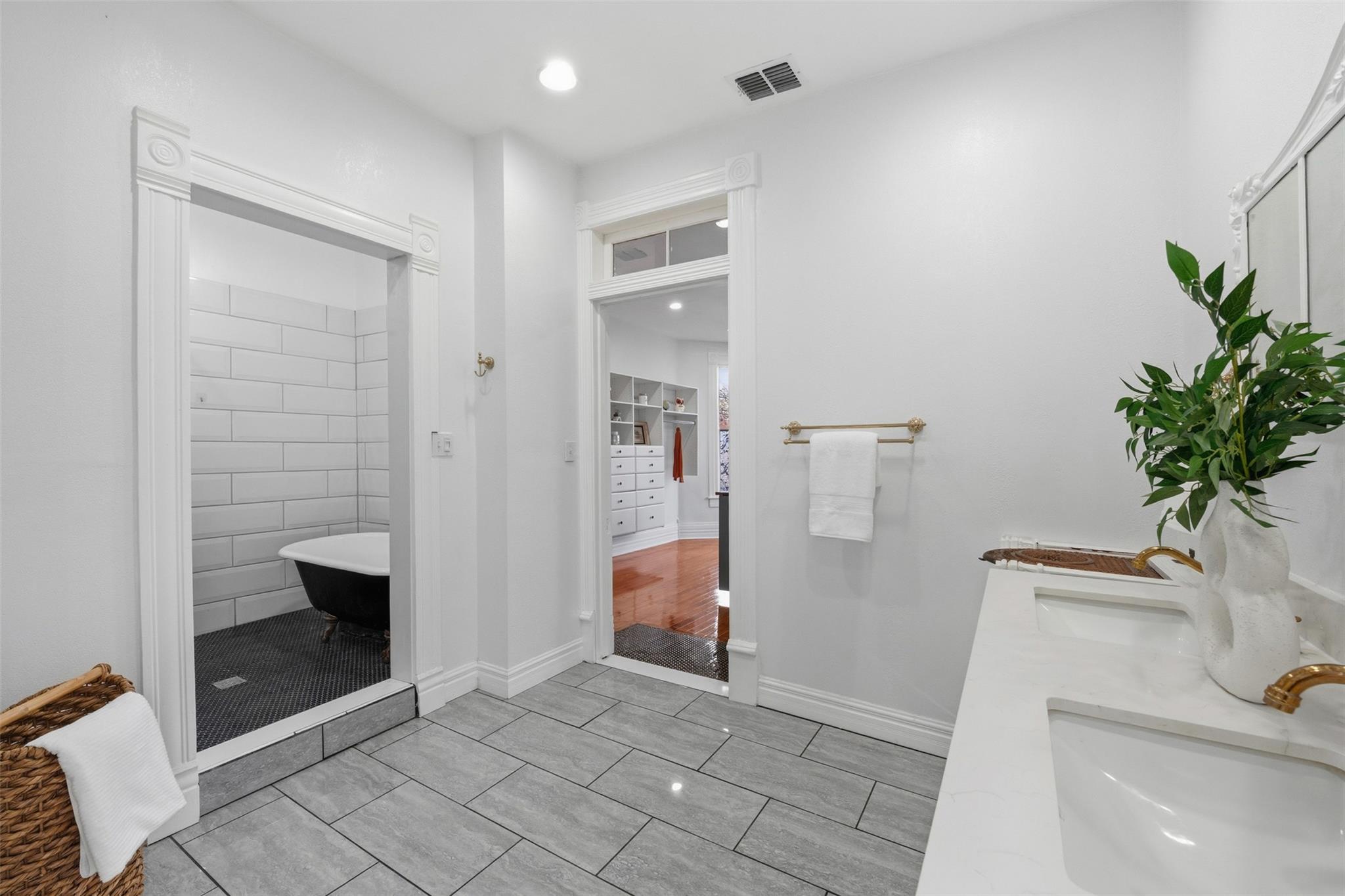 300 Estelle Rice Dr, Moody, TX 76557