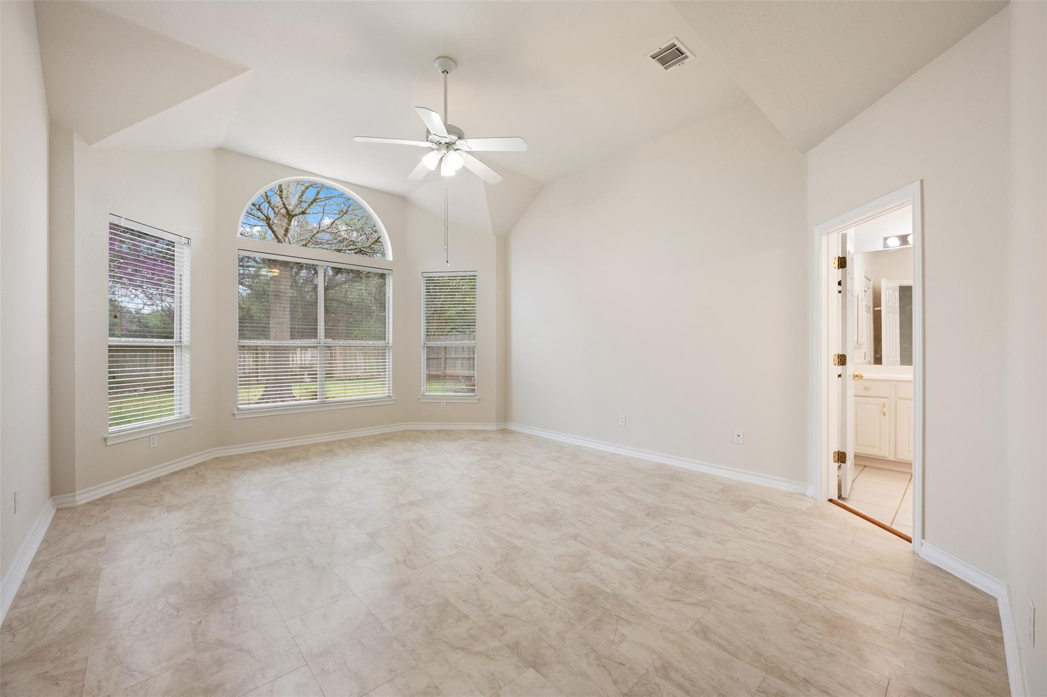 30022 OAKLAND HILLS Dr, Georgetown, TX 78628