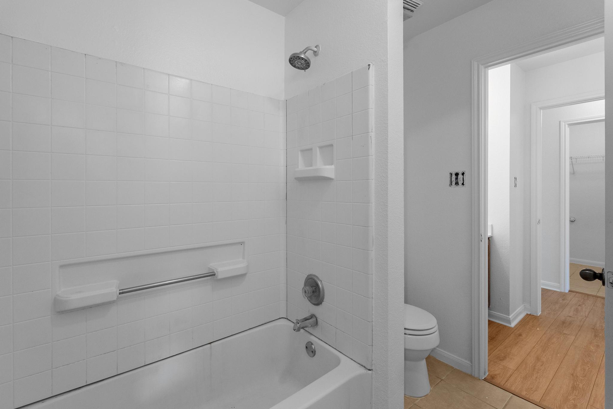 114 Gainer Dr, Hutto, TX 78634