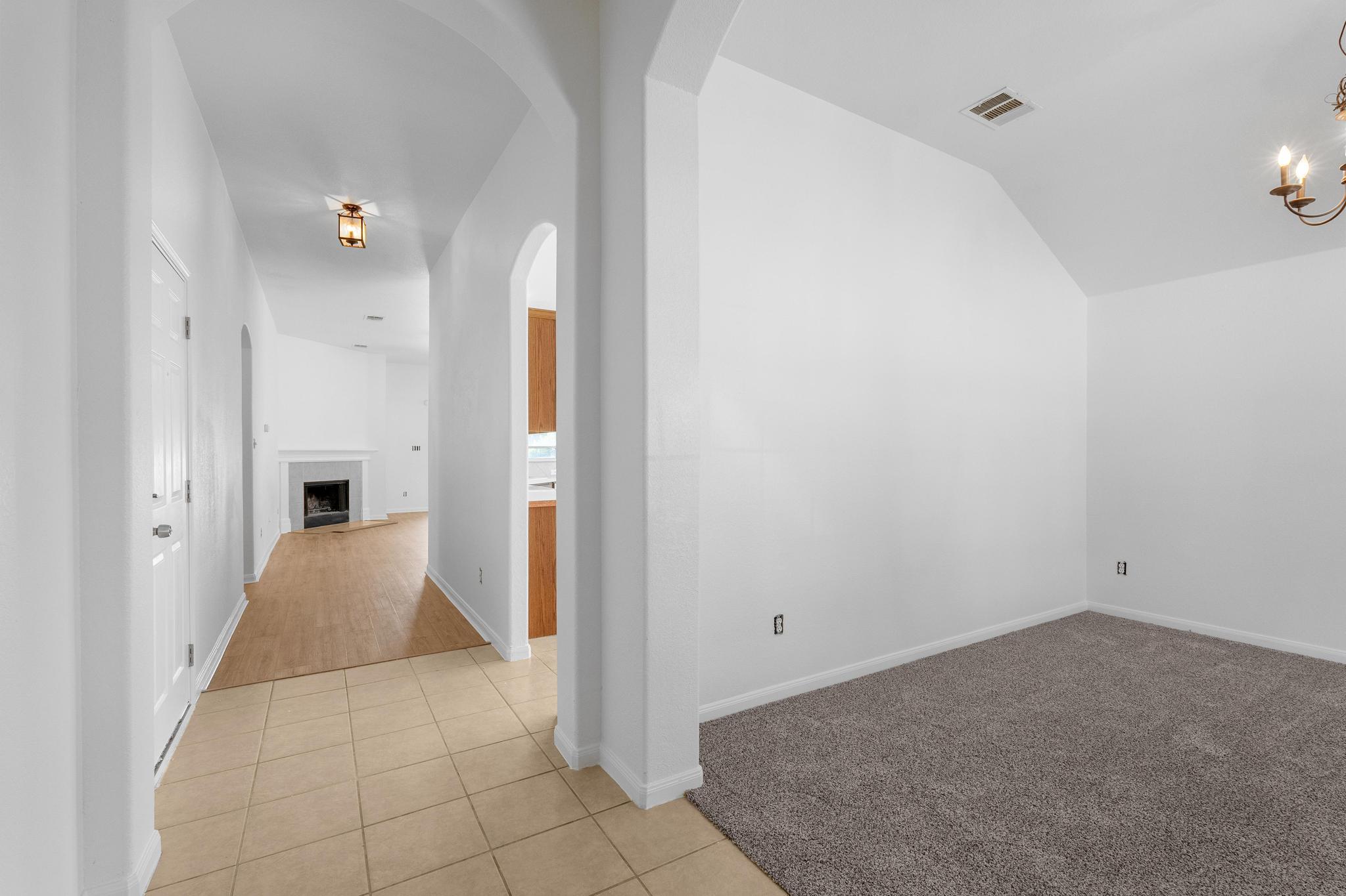 114 Gainer Dr, Hutto, TX 78634