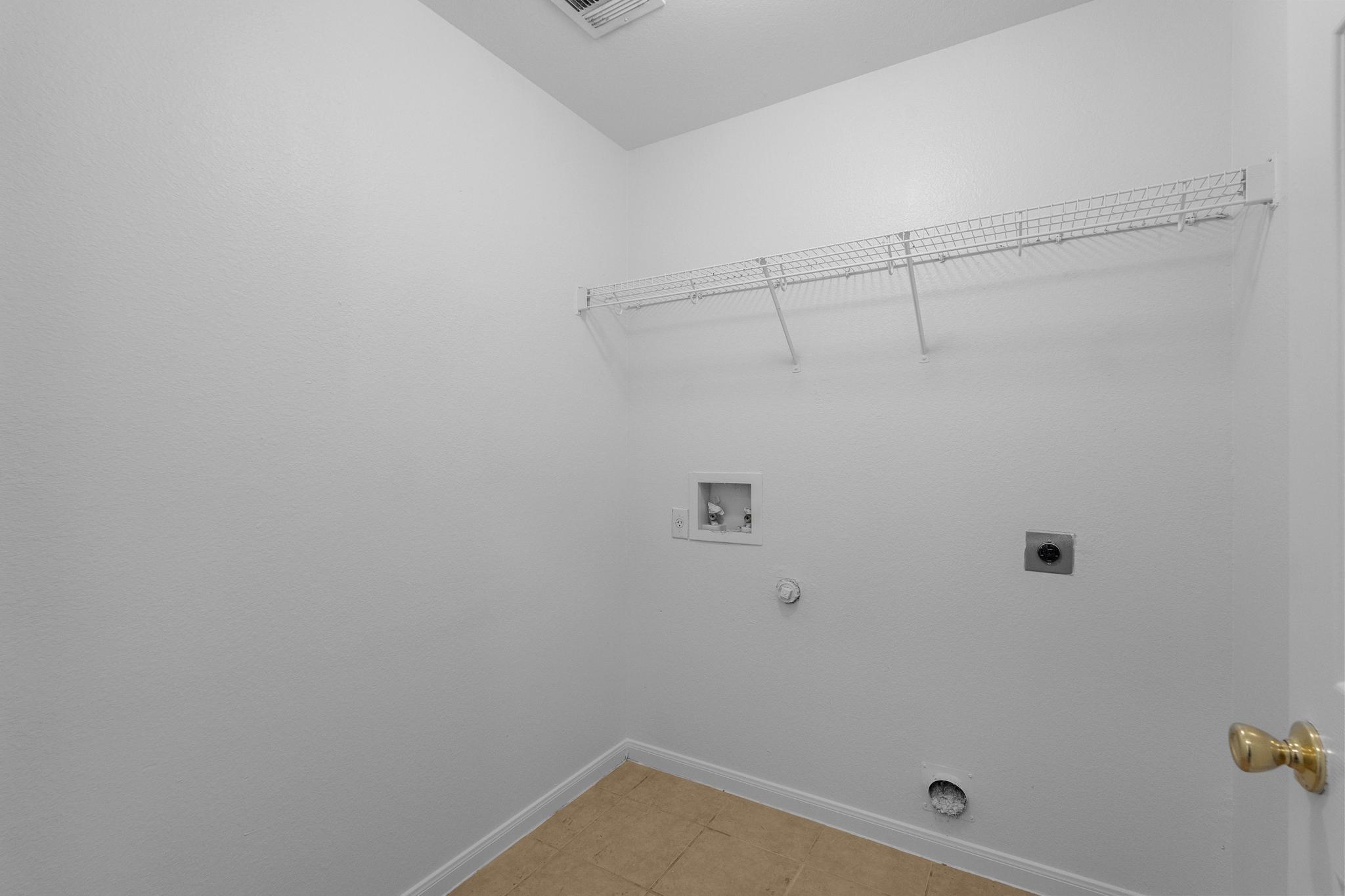 114 Gainer Dr, Hutto, TX 78634