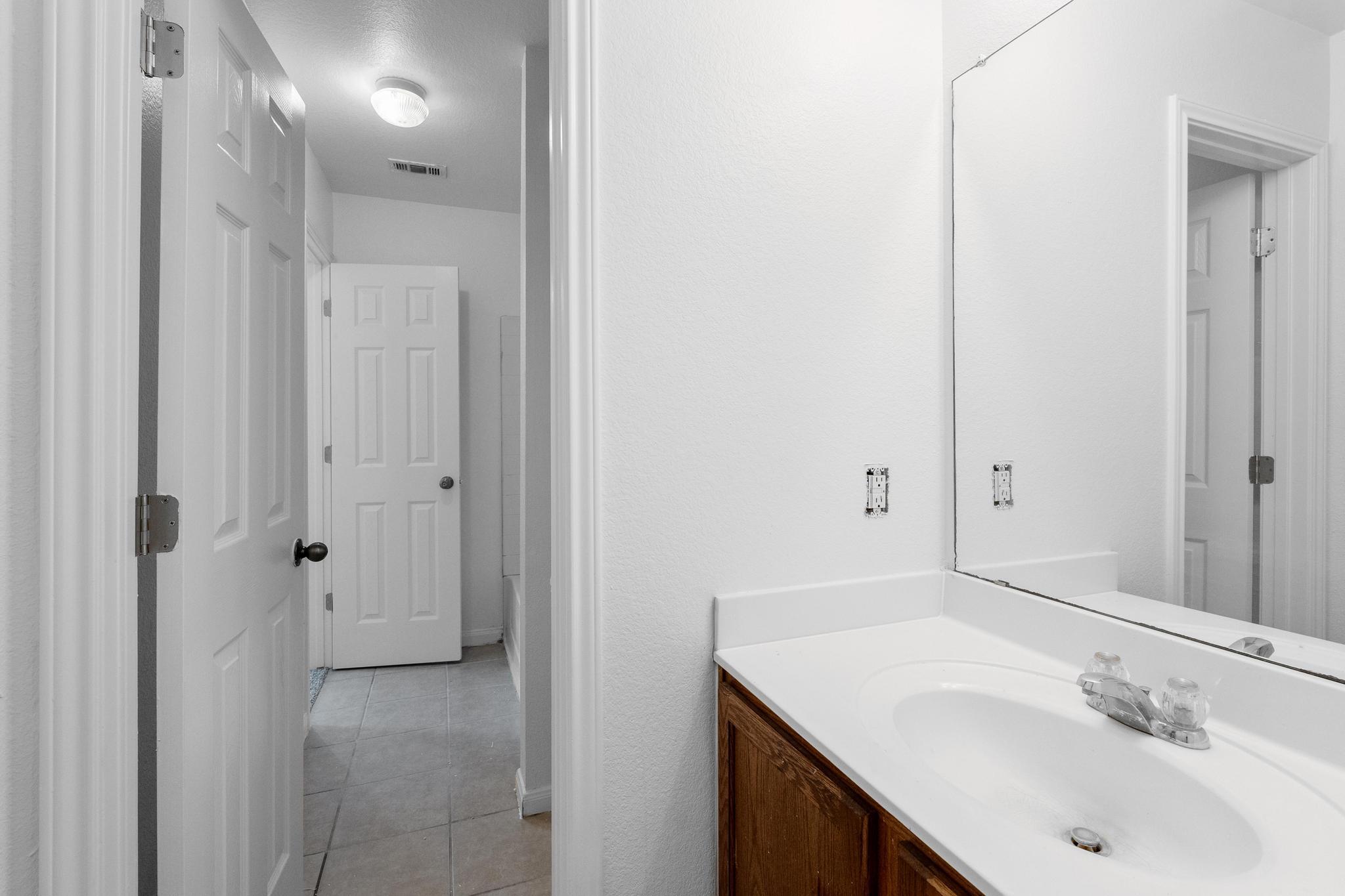 114 Gainer Dr, Hutto, TX 78634