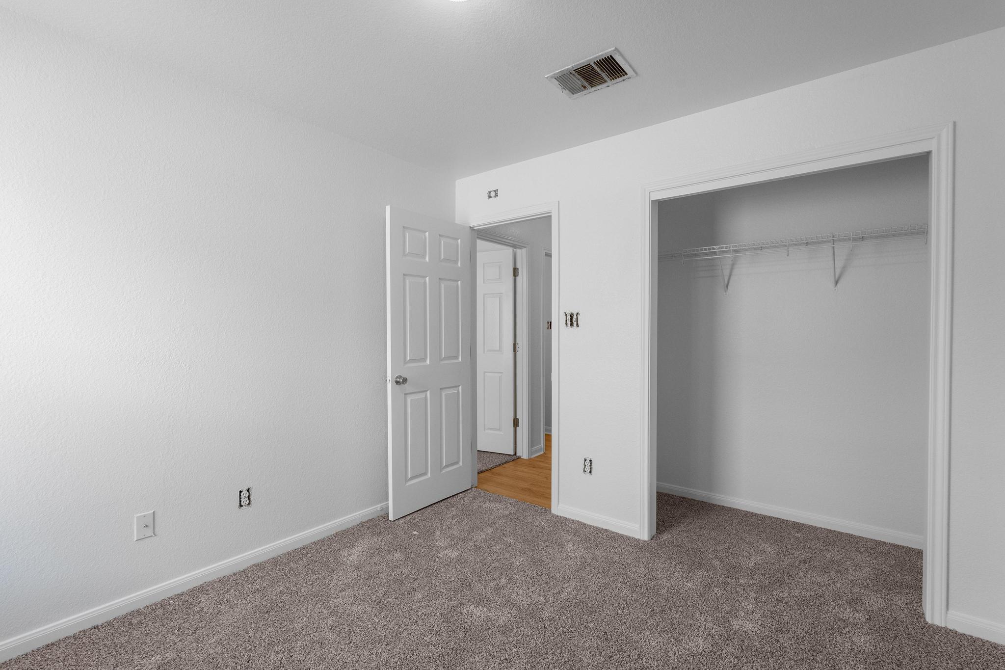 114 Gainer Dr, Hutto, TX 78634