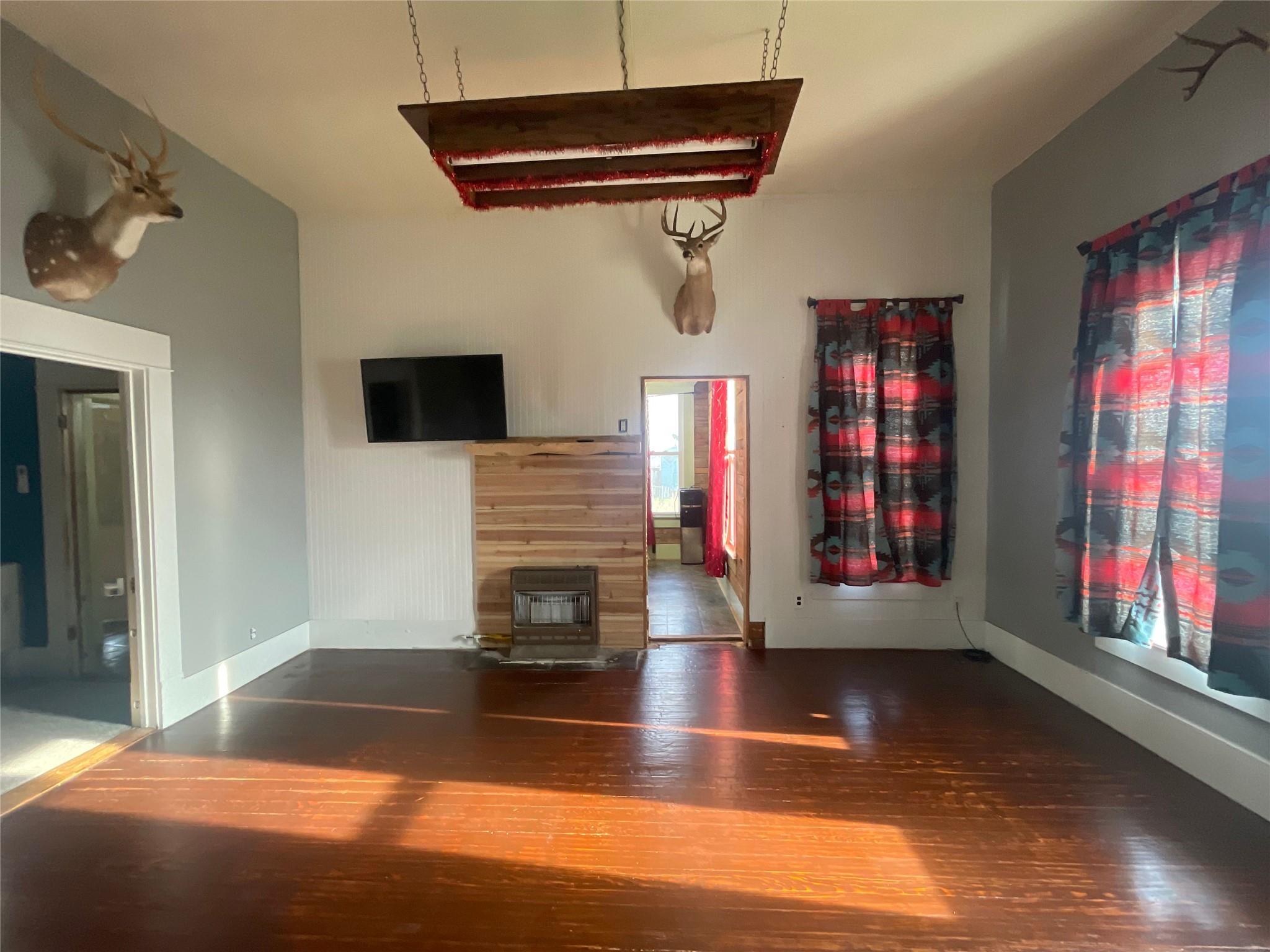 215 W Main St, Lometa, TX 76853