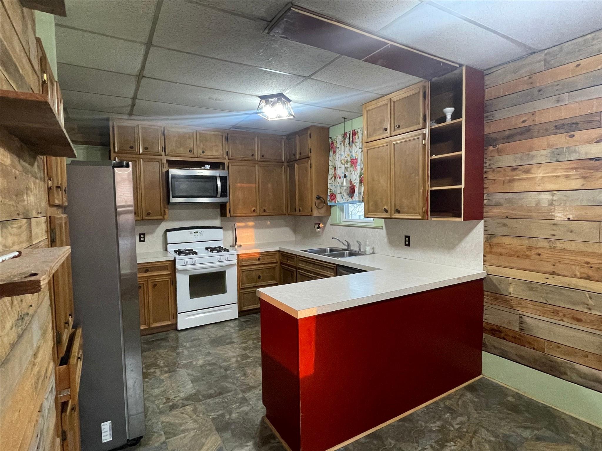 215 W Main St, Lometa, TX 76853