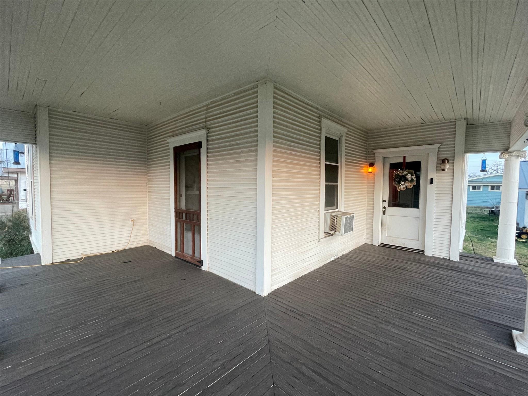 215 W Main St, Lometa, TX 76853