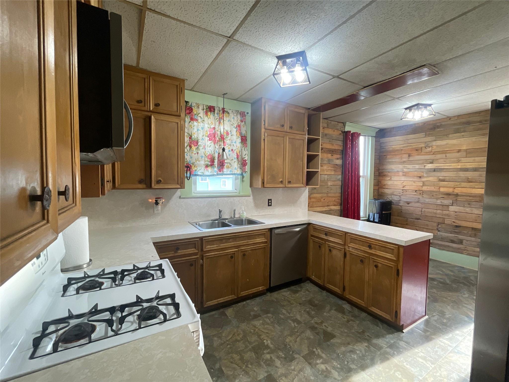 215 W Main St, Lometa, TX 76853