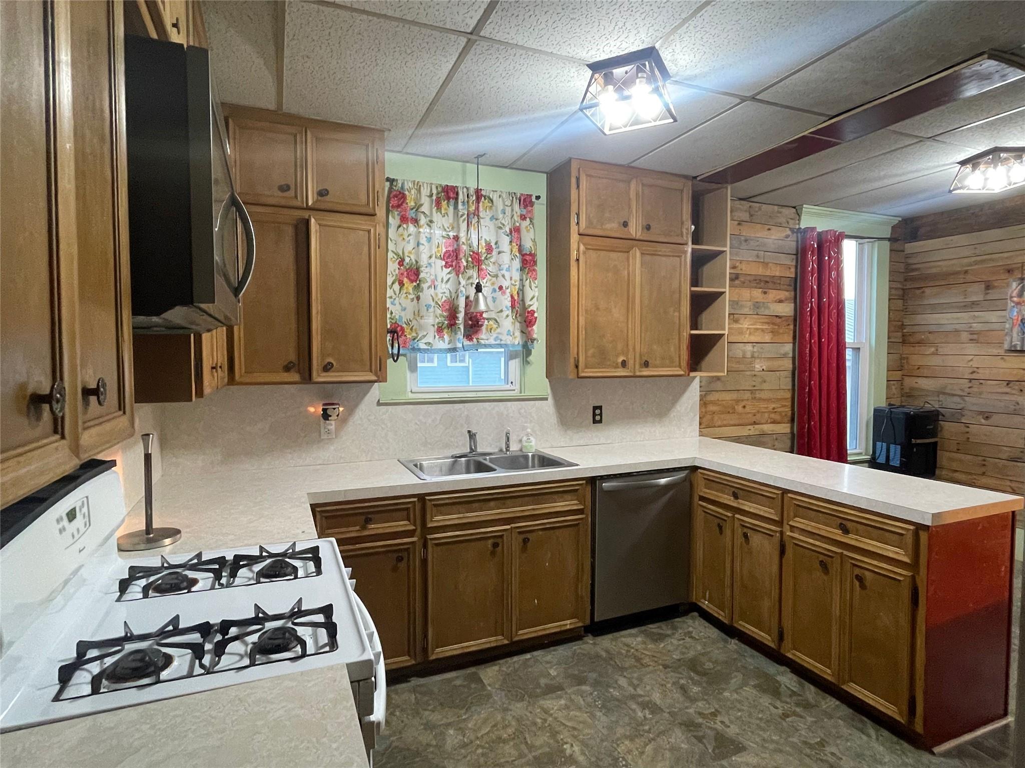 215 W Main St, Lometa, TX 76853