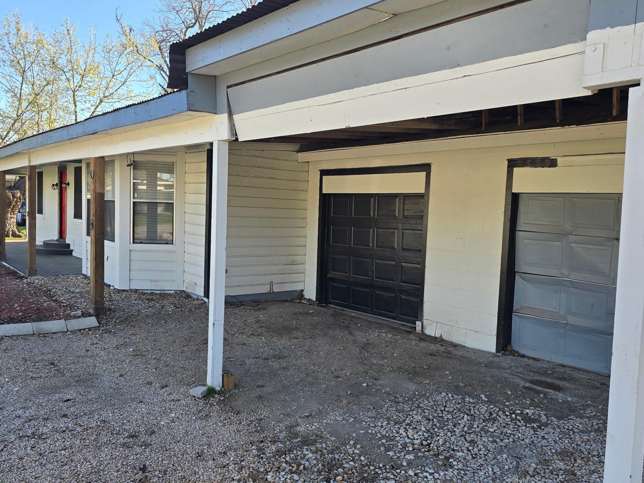 305 N 5th St, Thorndale, TX 76577