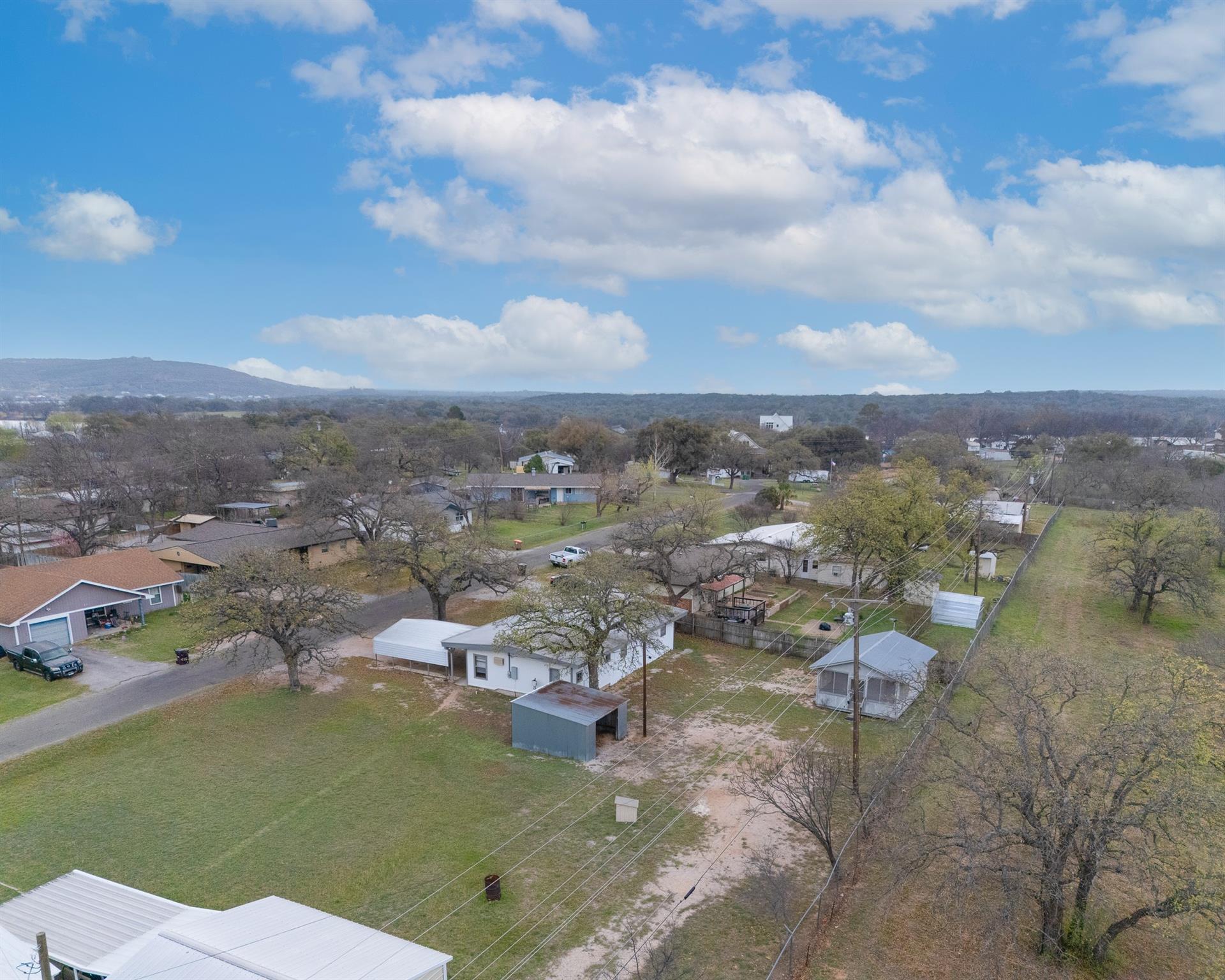 439 Elm Dr, Kingsland, TX 78639