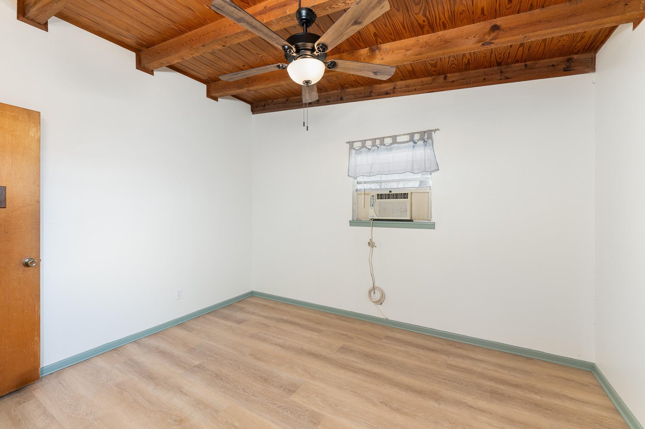 439 Elm Dr, Kingsland, TX 78639