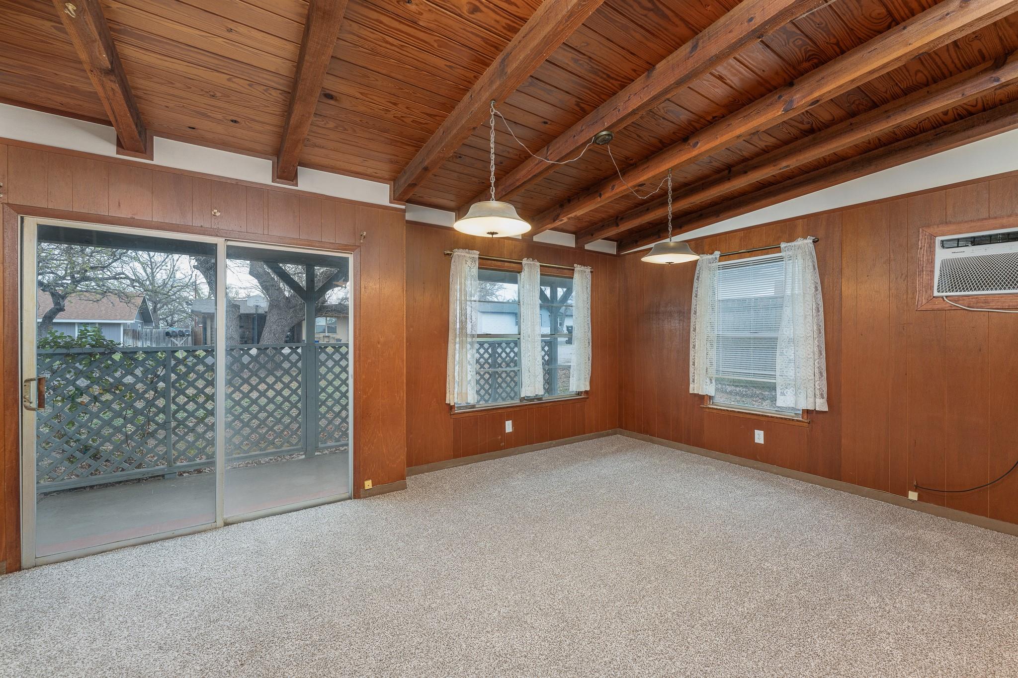 439 Elm Dr, Kingsland, TX 78639