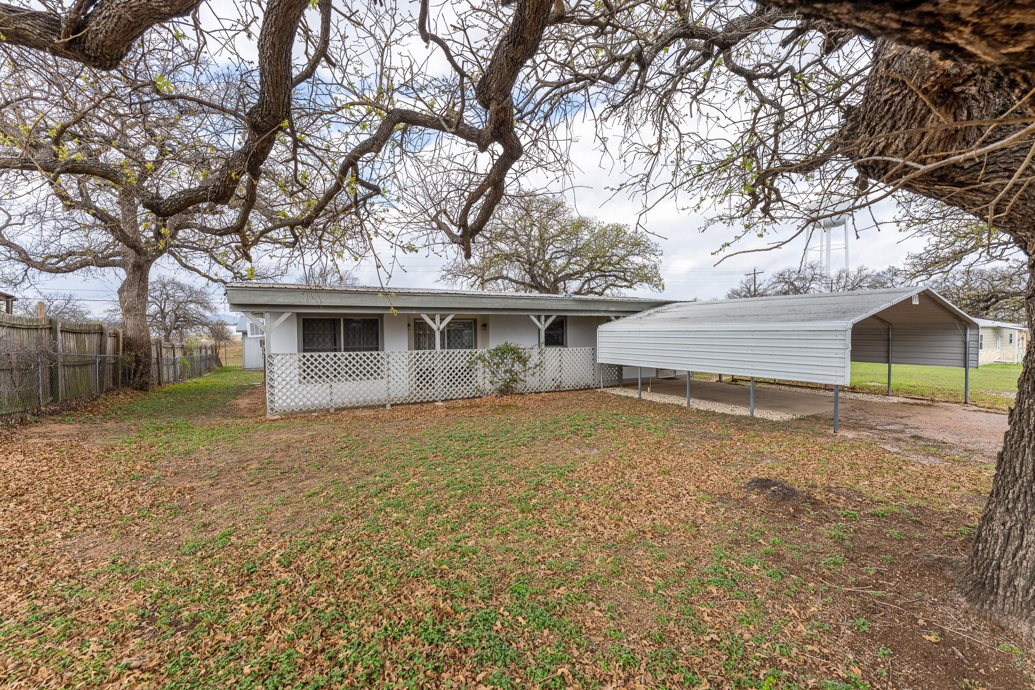 439 Elm Dr, Kingsland, TX 78639