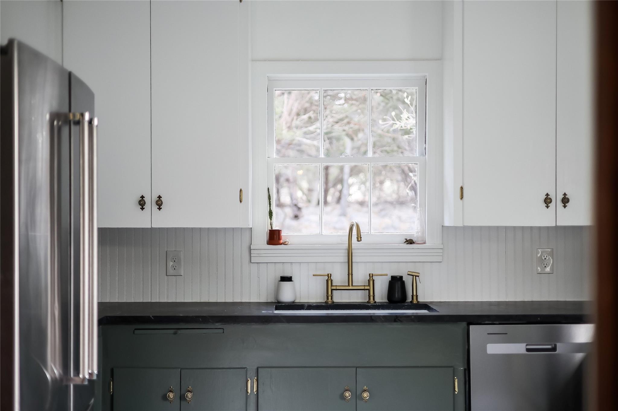 802 Lonesome Trl, Driftwood, TX 78619