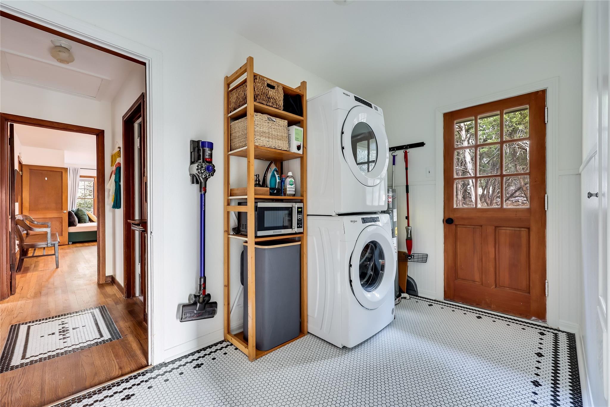 802 Lonesome Trl, Driftwood, TX 78619