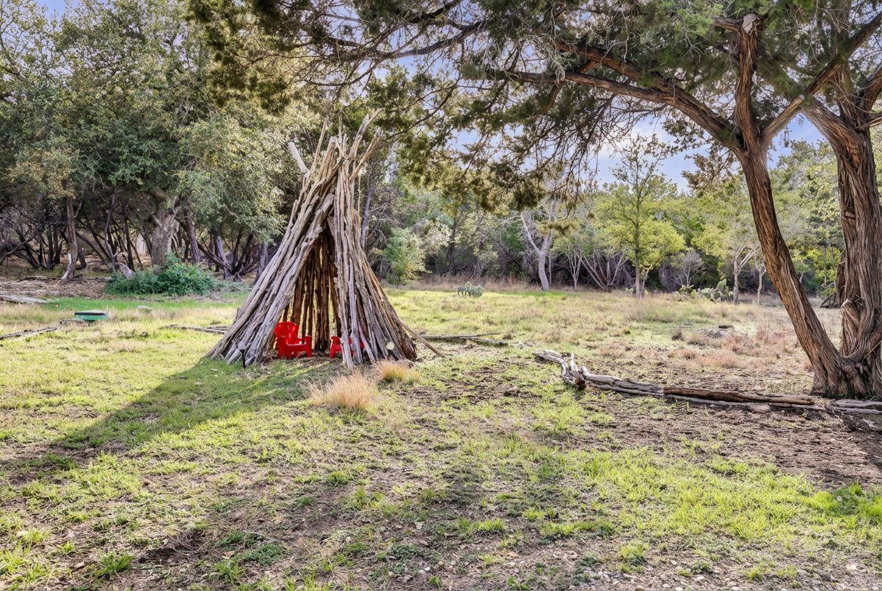 802 Lonesome Trl, Driftwood, TX 78619