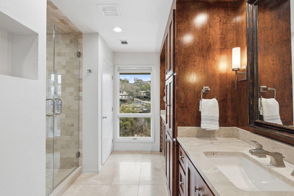 718 Bermuda St, Lakeway, TX 78734