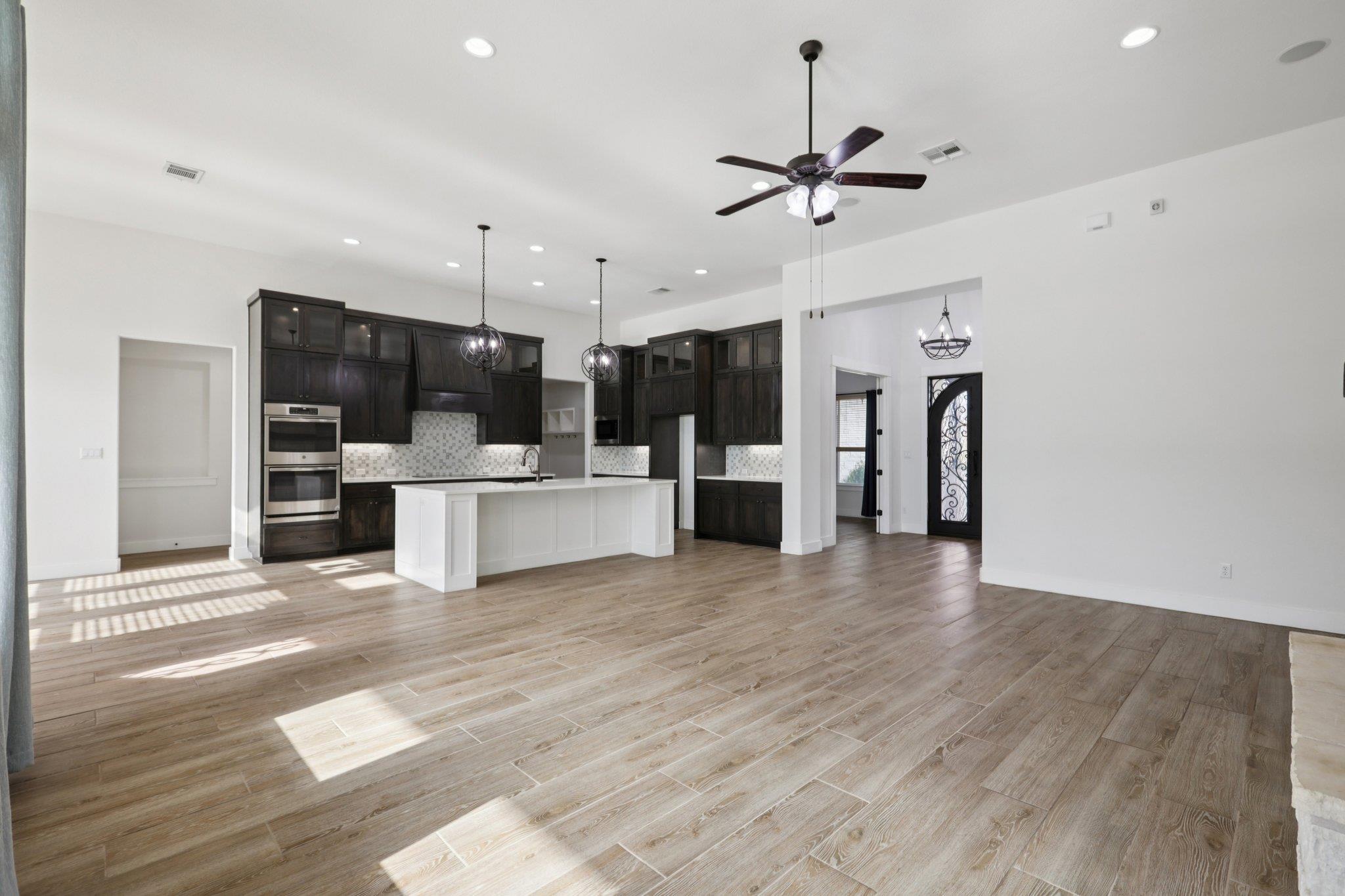 112 Red Mulberry Way, Leander, TX 78641