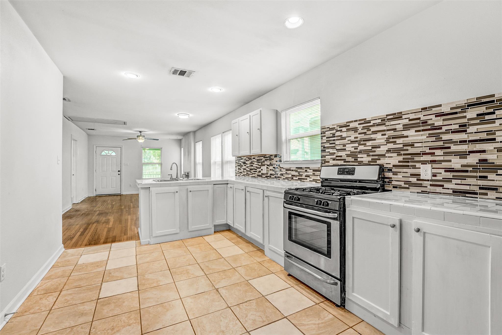 6906 CARVER Ave # A, Austin, TX 78752