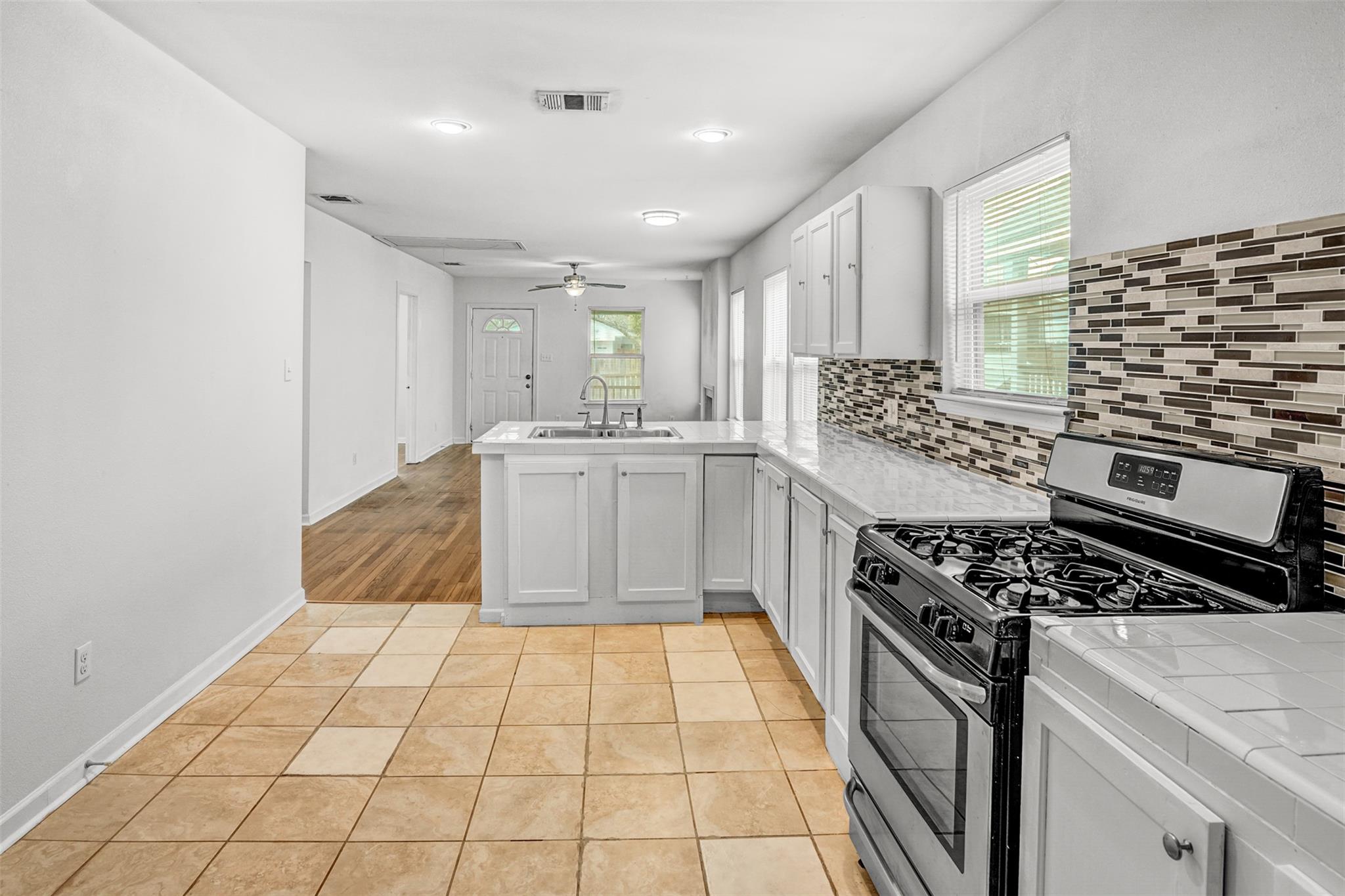 6906 CARVER Ave # A, Austin, TX 78752