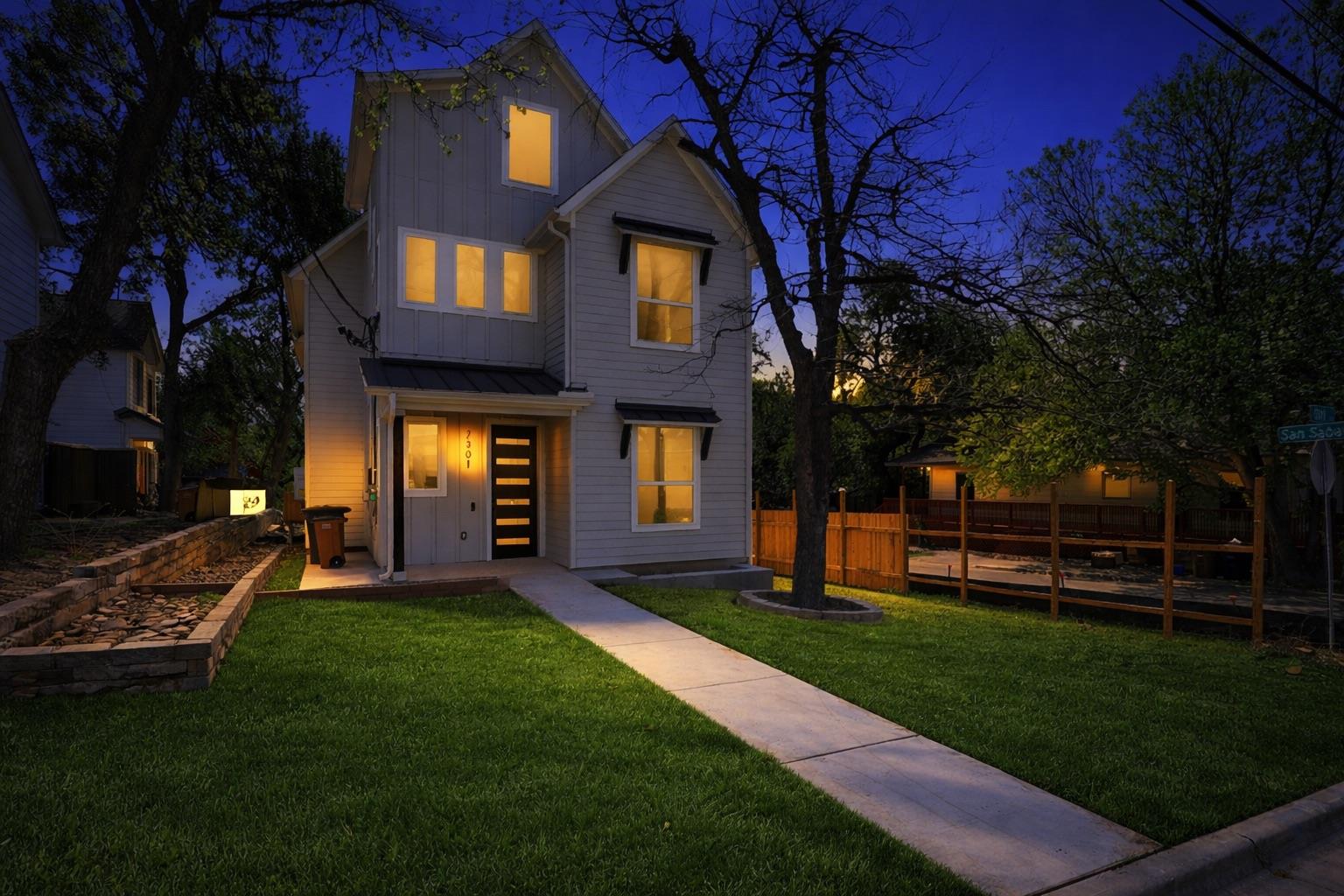 2301 E 10th St, Austin, TX 78702