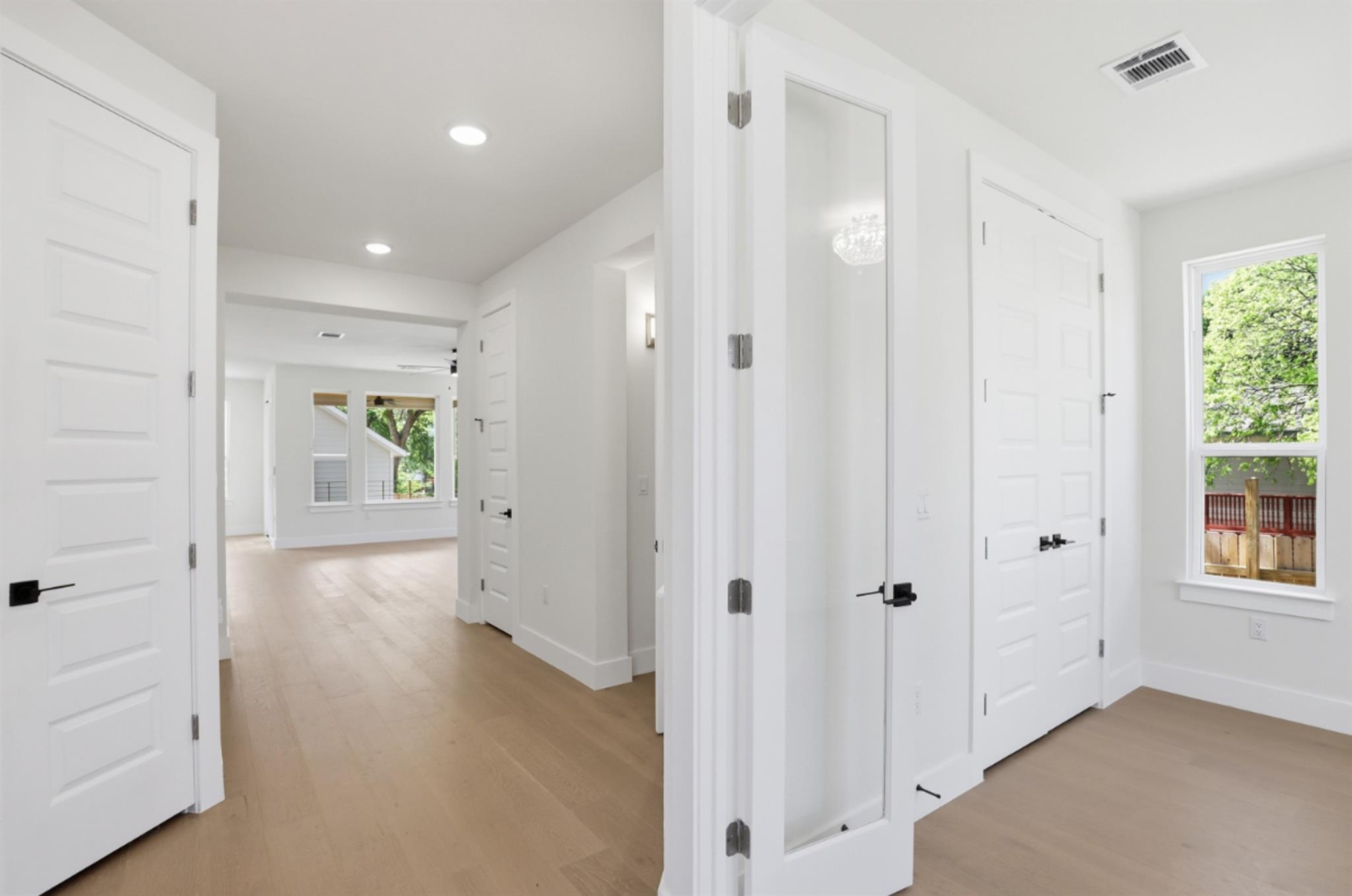 2301 E 10th St, Austin, TX 78702