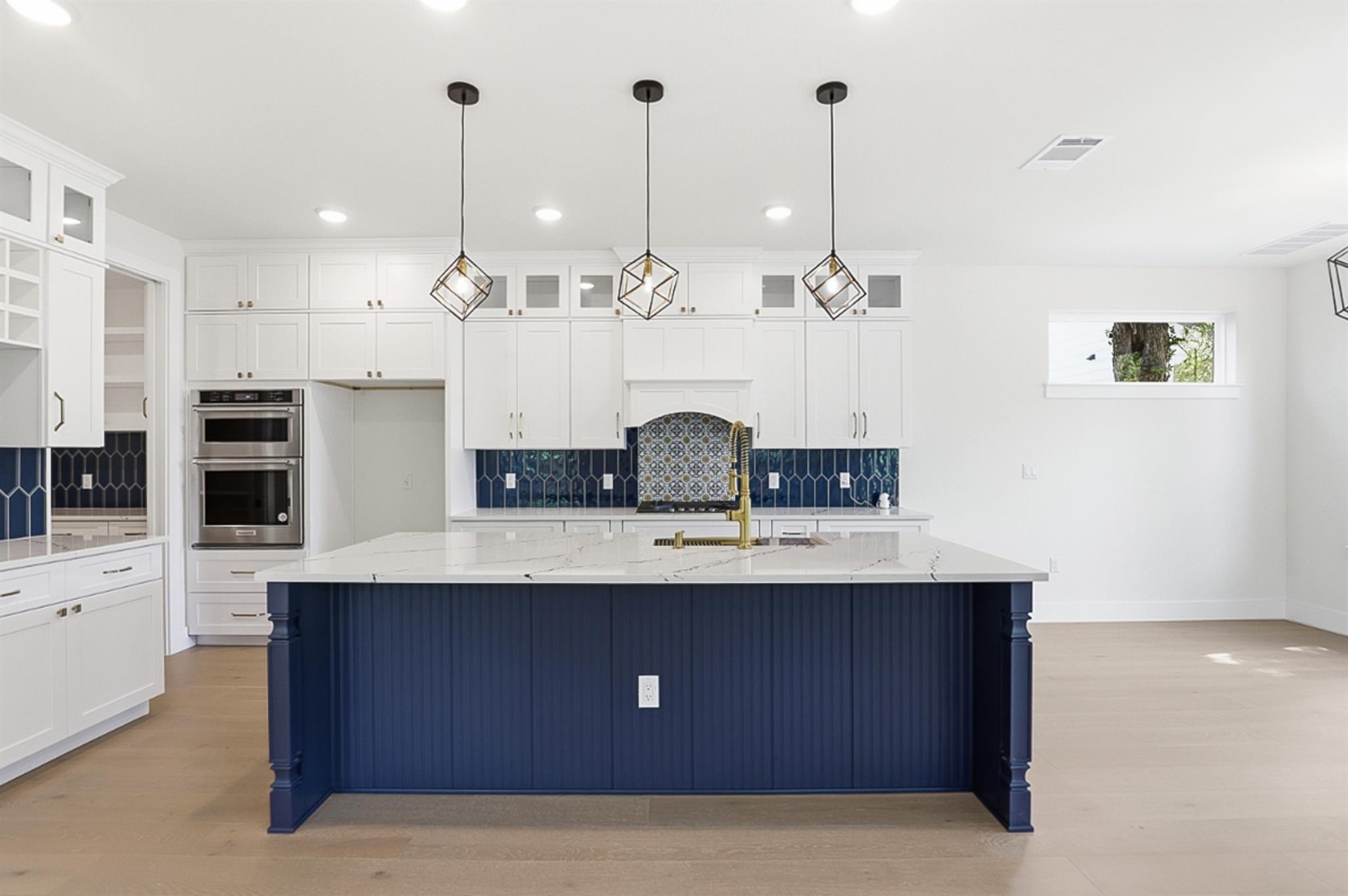 2301 E 10th St, Austin, TX 78702