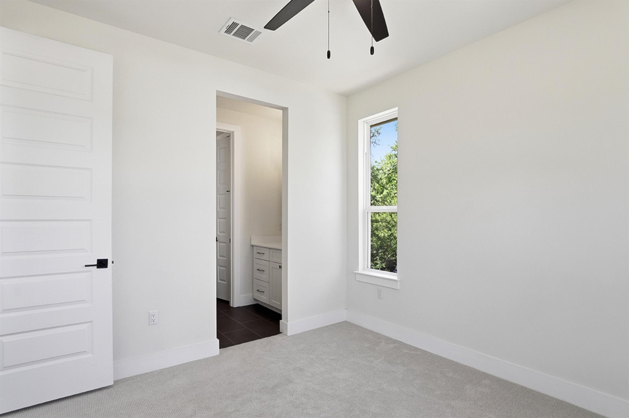 2301 E 10th St, Austin, TX 78702