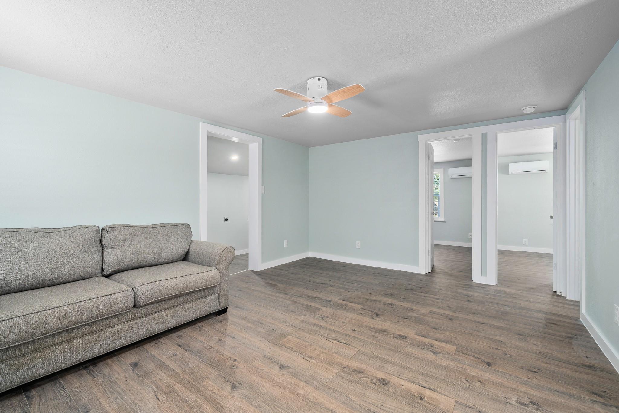 248 Post Oak Ln, Rockport, TX 78382