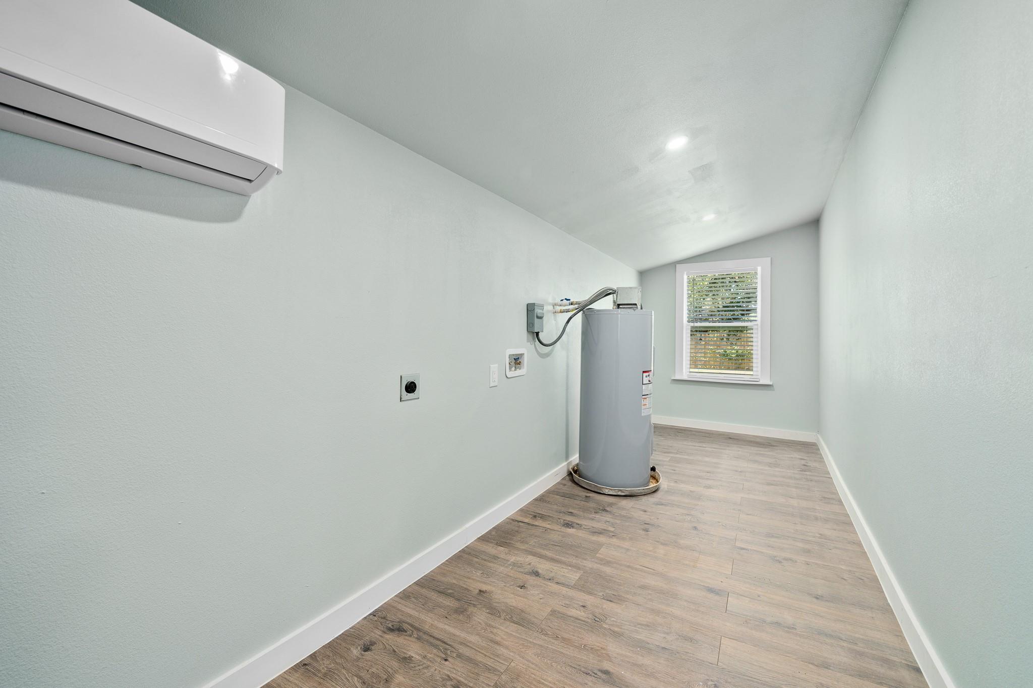 248 Post Oak Ln, Rockport, TX 78382