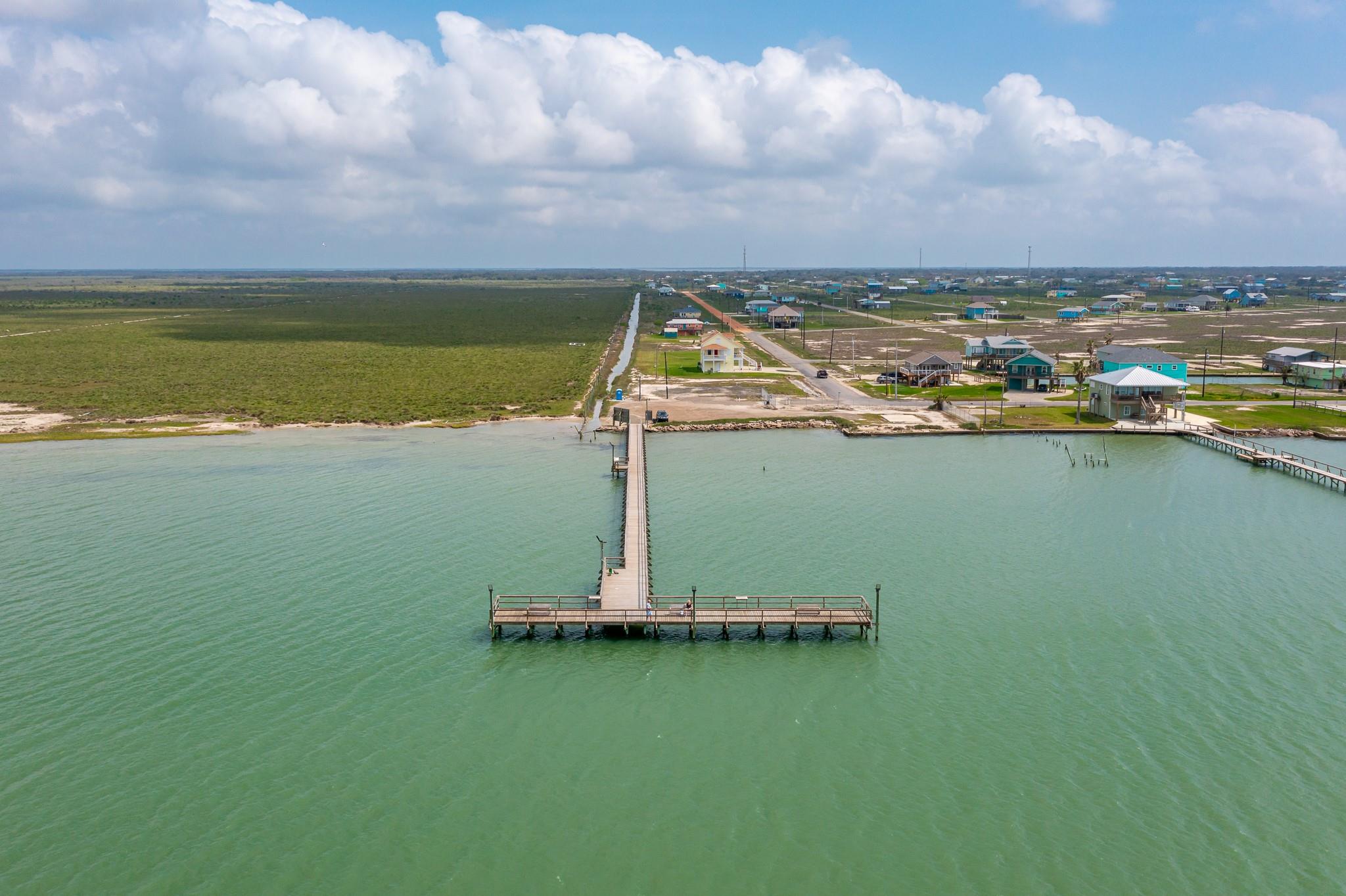 248 Post Oak Ln, Rockport, TX 78382