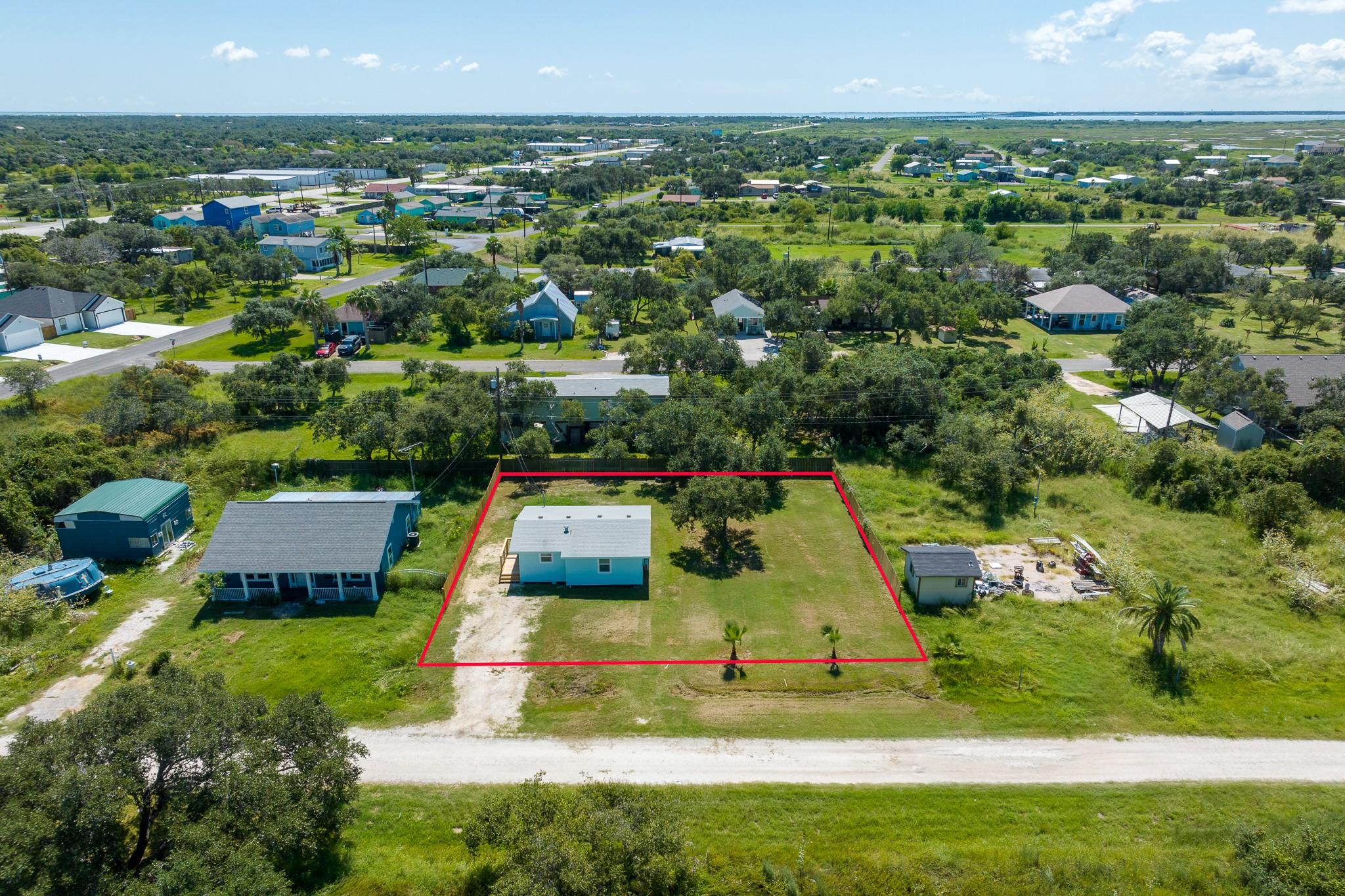 248 Post Oak Ln, Rockport, TX 78382