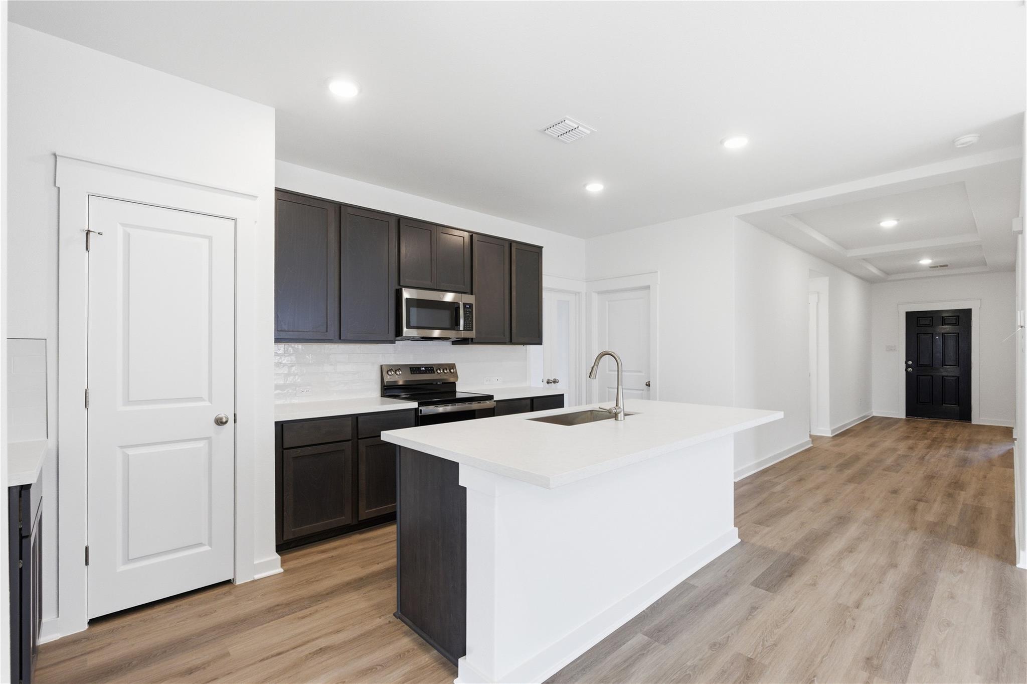 232 Seattle Slew Dr, Jarrell, TX 76537