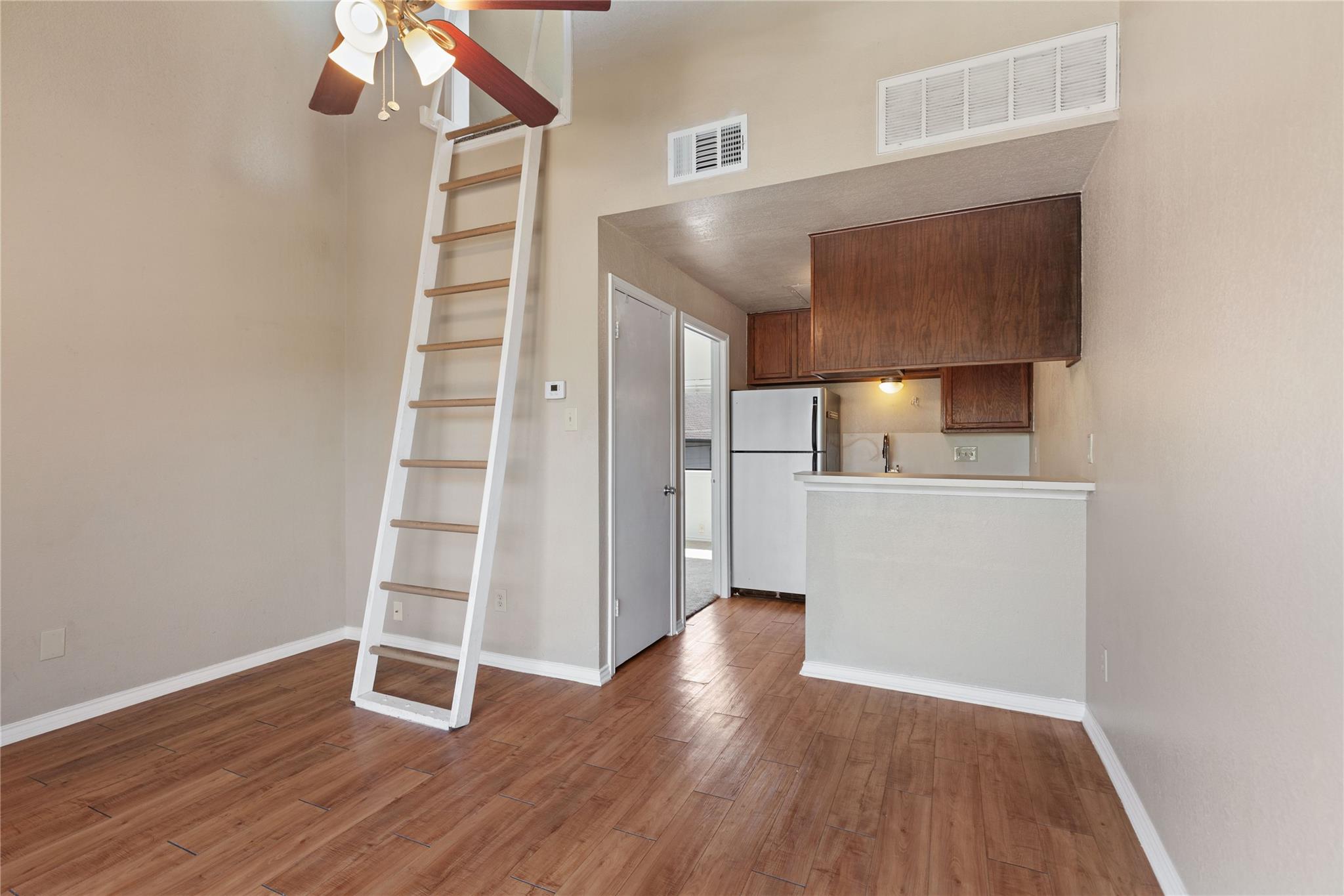 601 Nelray Blvd # 17, Austin, TX 78751