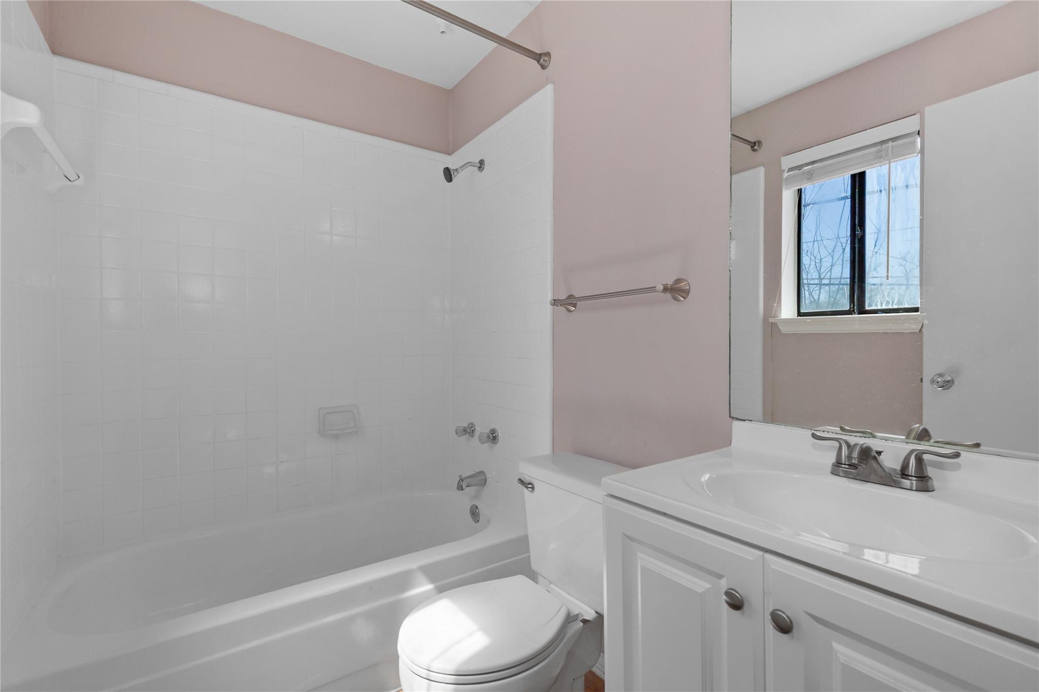 601 Nelray Blvd # 17, Austin, TX 78751