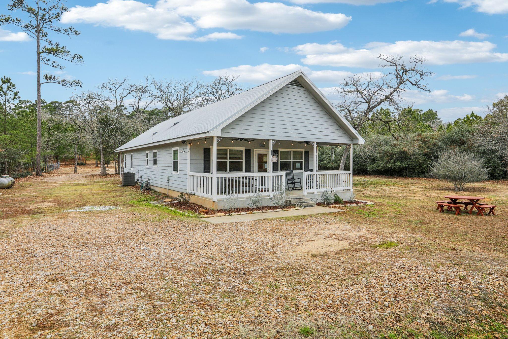 198 W Kelley Rd, Bastrop, TX 78602