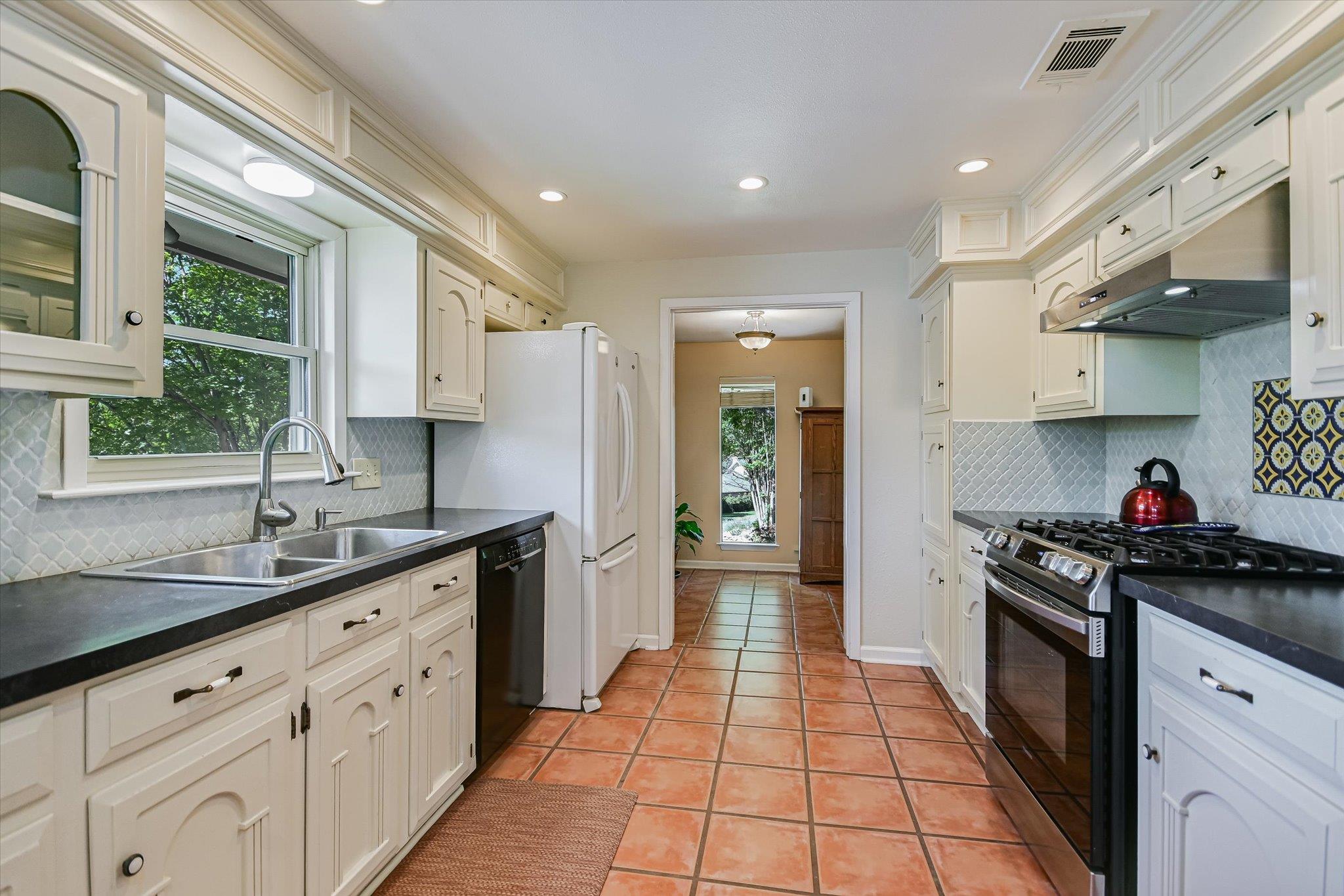 7901 Havenwood Dr, Austin, TX 78759