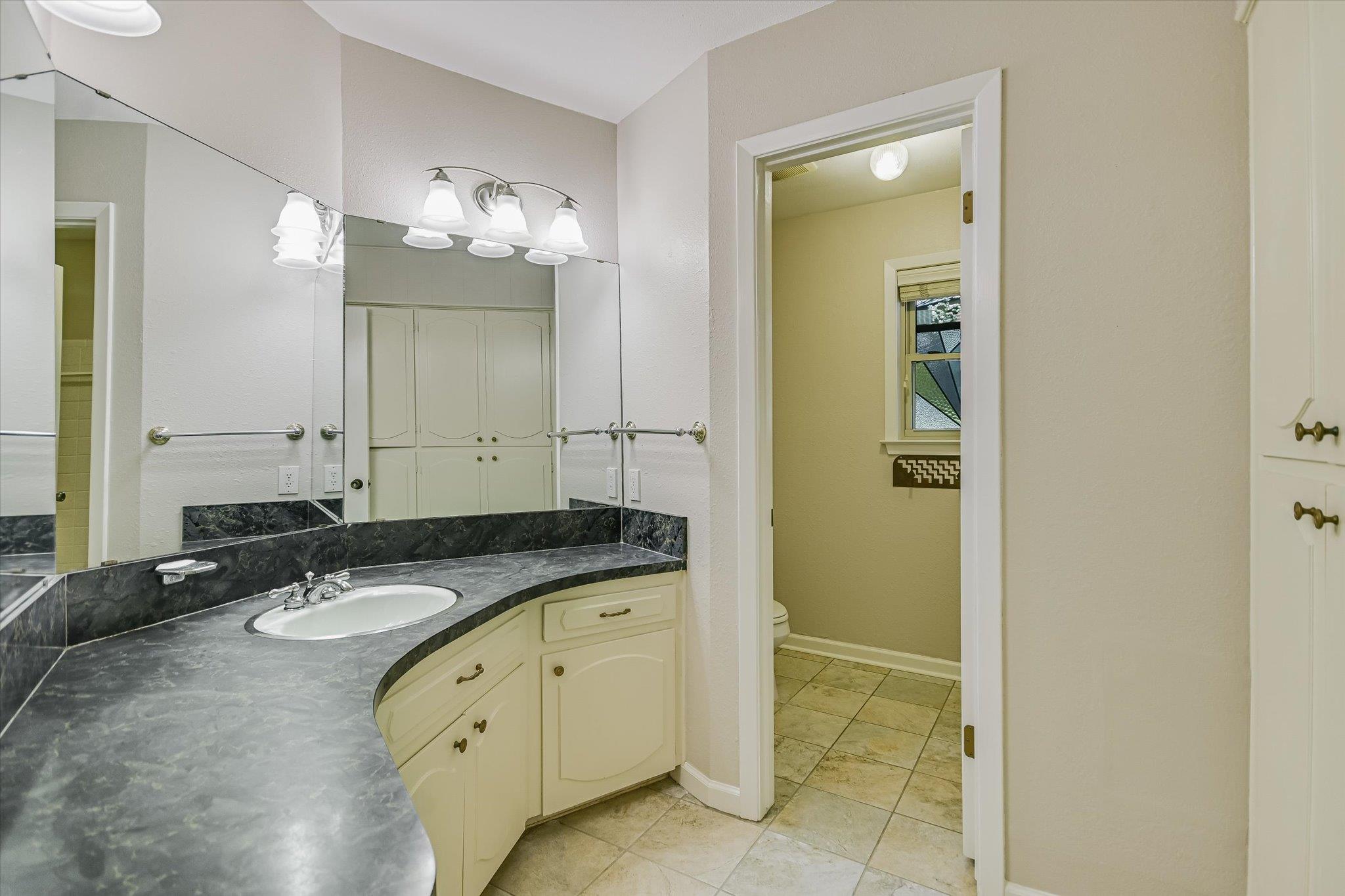 7901 Havenwood Dr, Austin, TX 78759