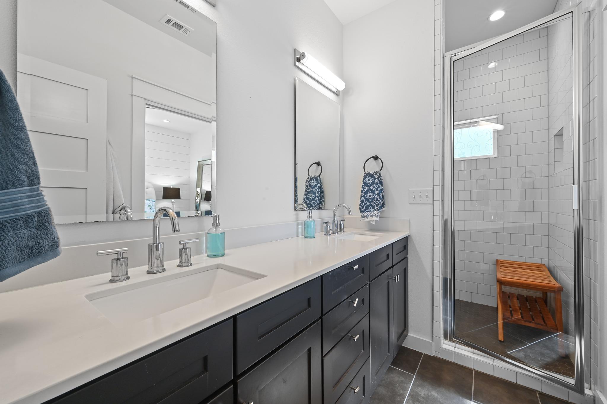 1405 Casey St # B, Austin, TX 78745