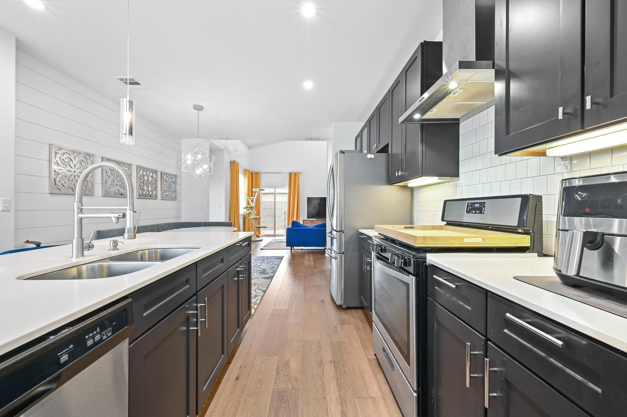 1405 Casey St # B, Austin, TX 78745