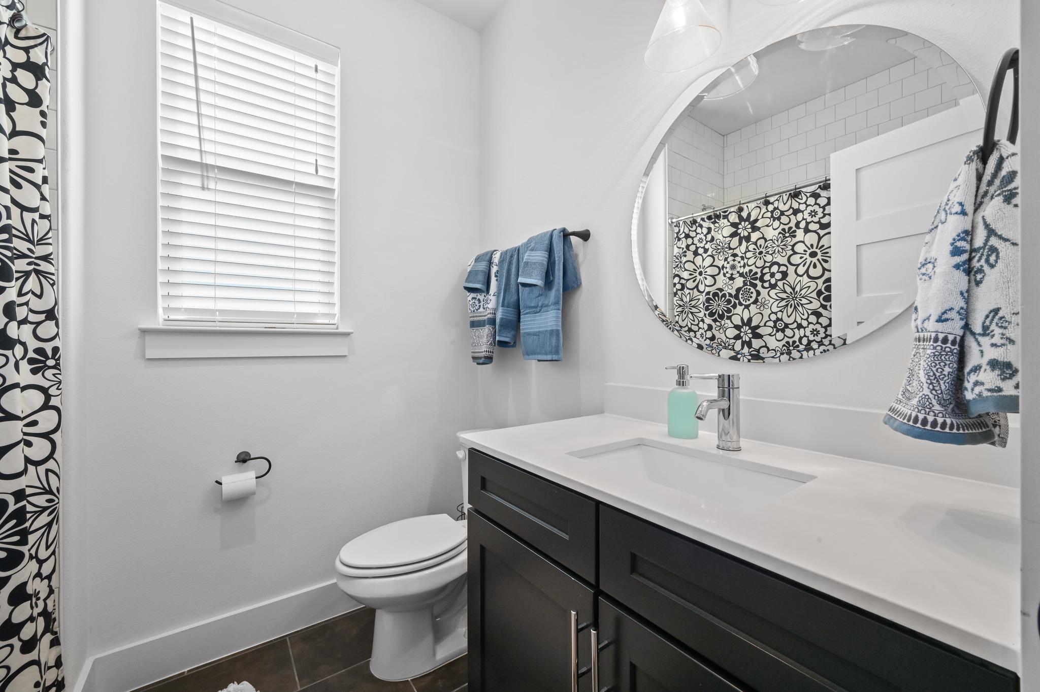 1405 Casey St # B, Austin, TX 78745