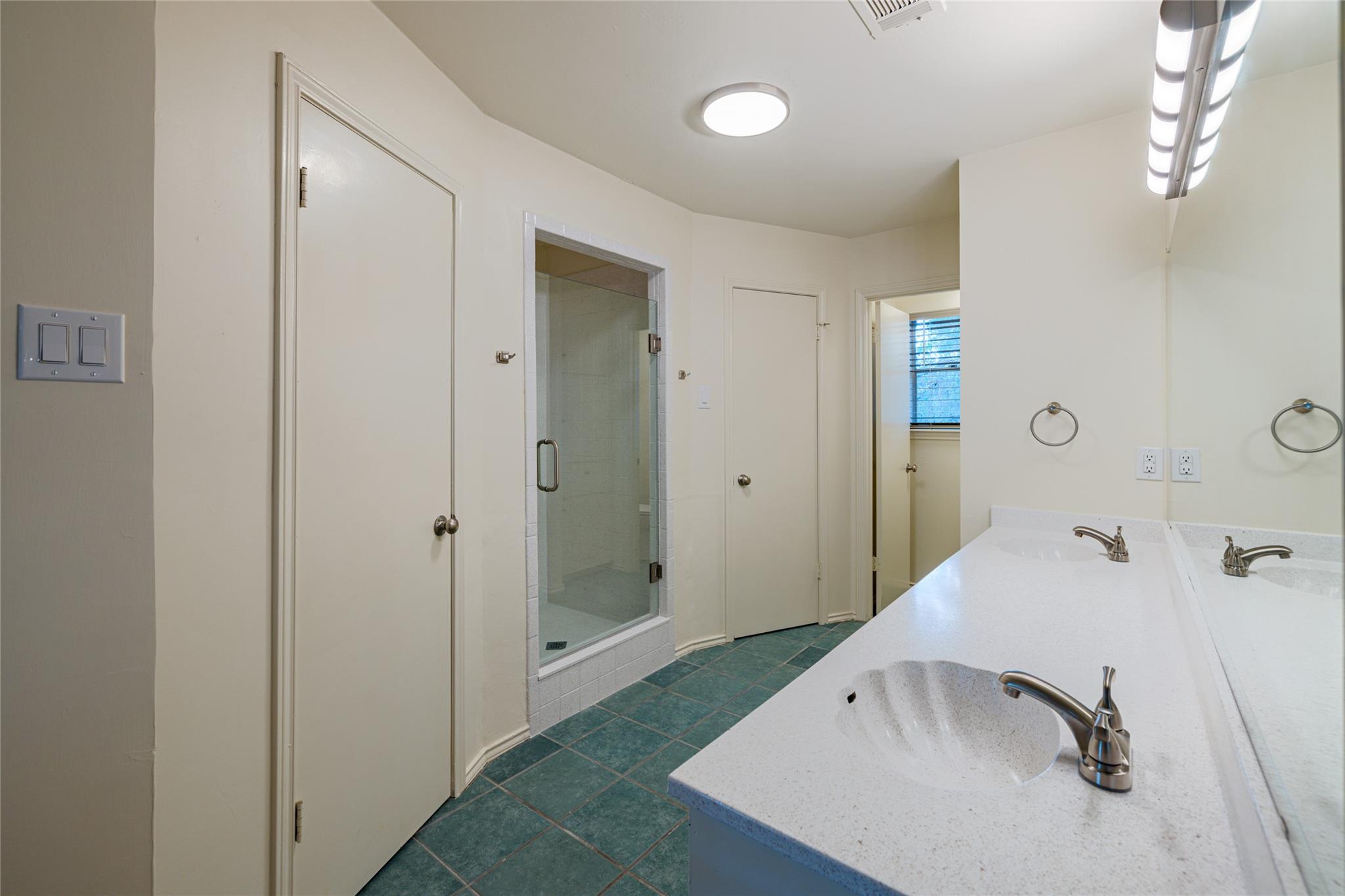 9848 Weir Loop Cir, Austin, TX 78736