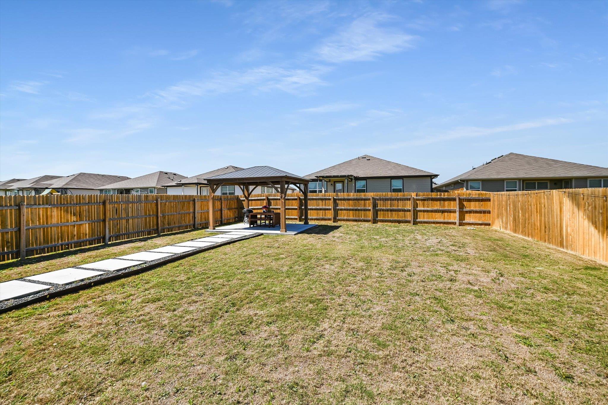 219 James River Dr, Hutto, TX 78634