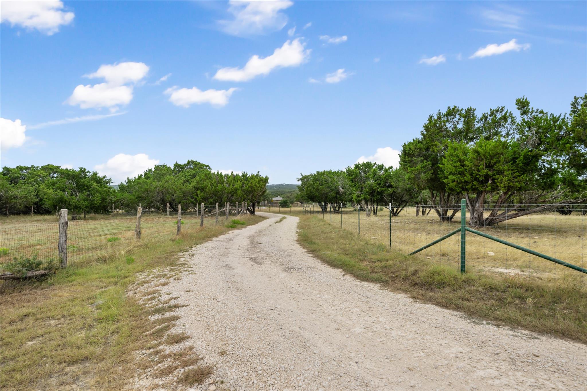 2400 W Fitzhugh Rd, Dripping Springs, TX 78620