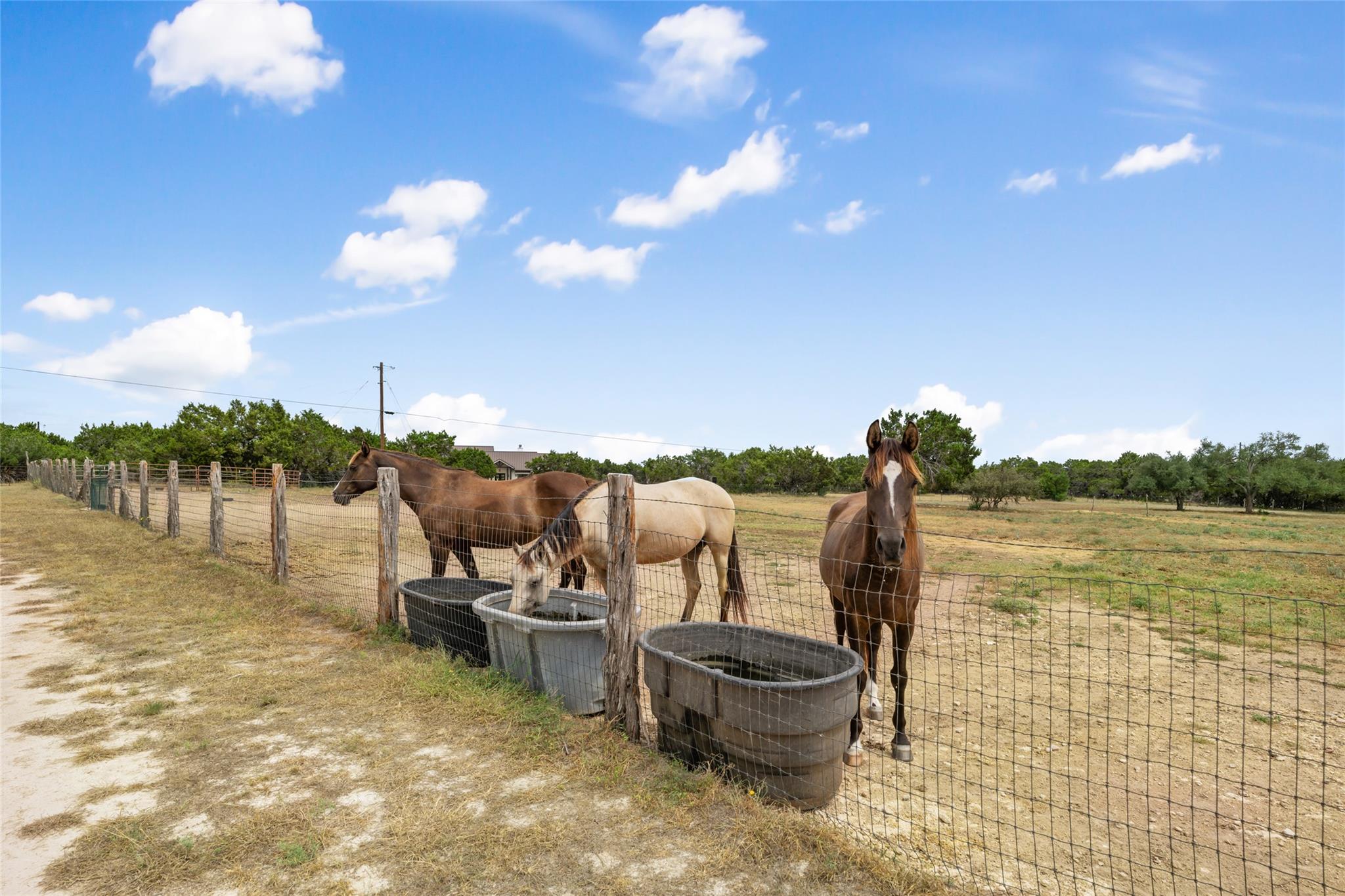 2400 W Fitzhugh Rd, Dripping Springs, TX 78620