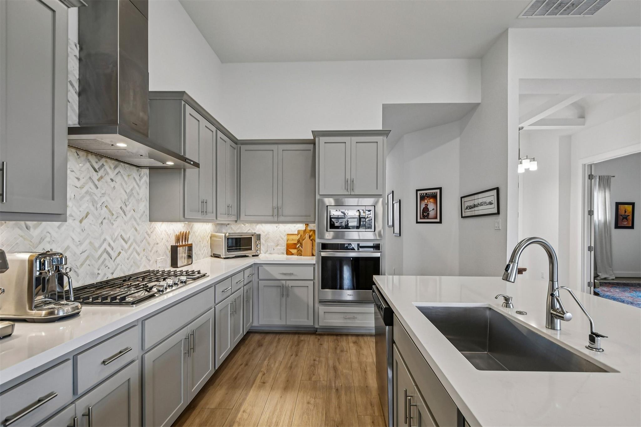 208 Great Lawn Bnd, Liberty Hill, TX 78642