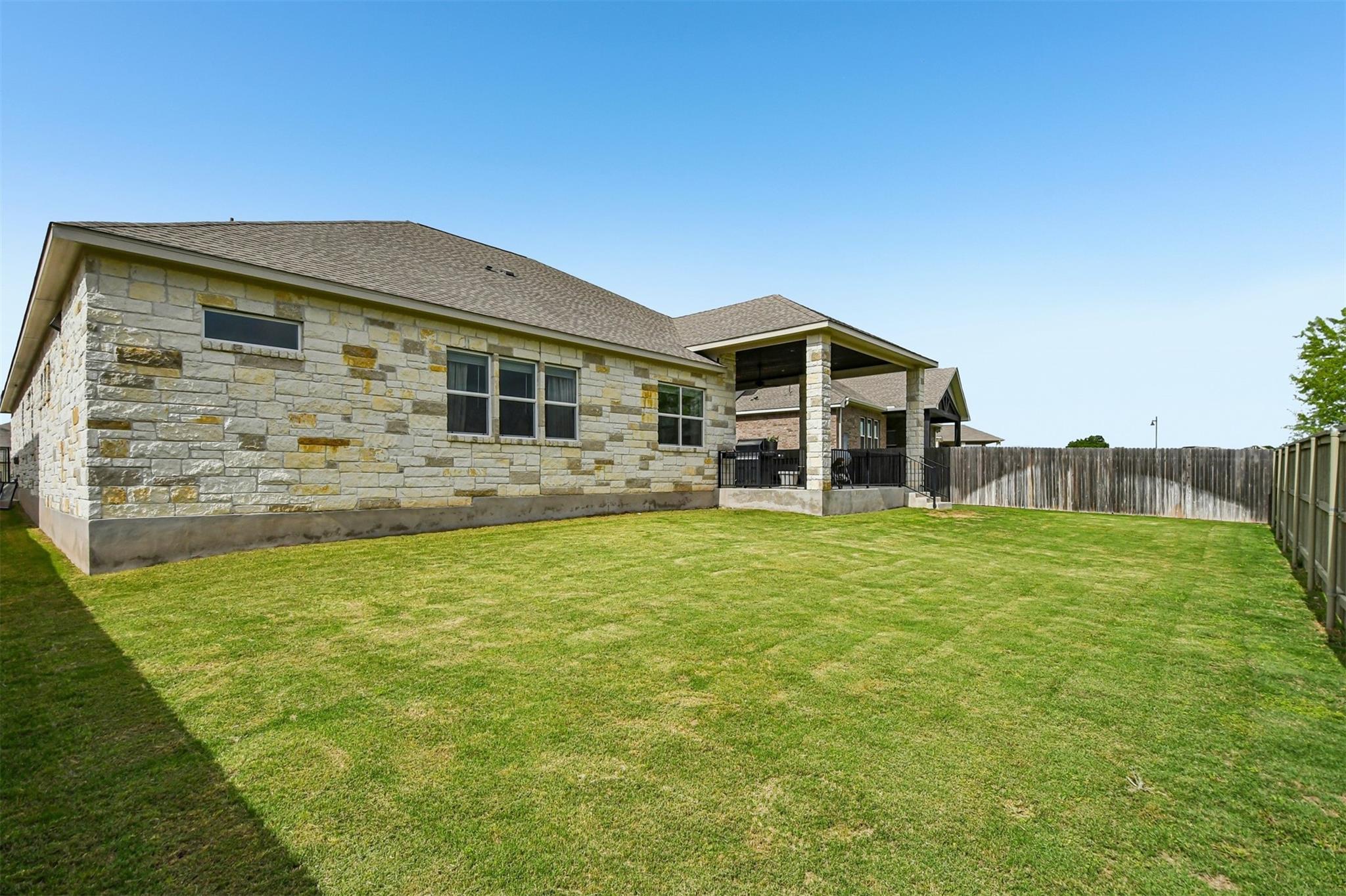 208 Great Lawn Bnd, Liberty Hill, TX 78642